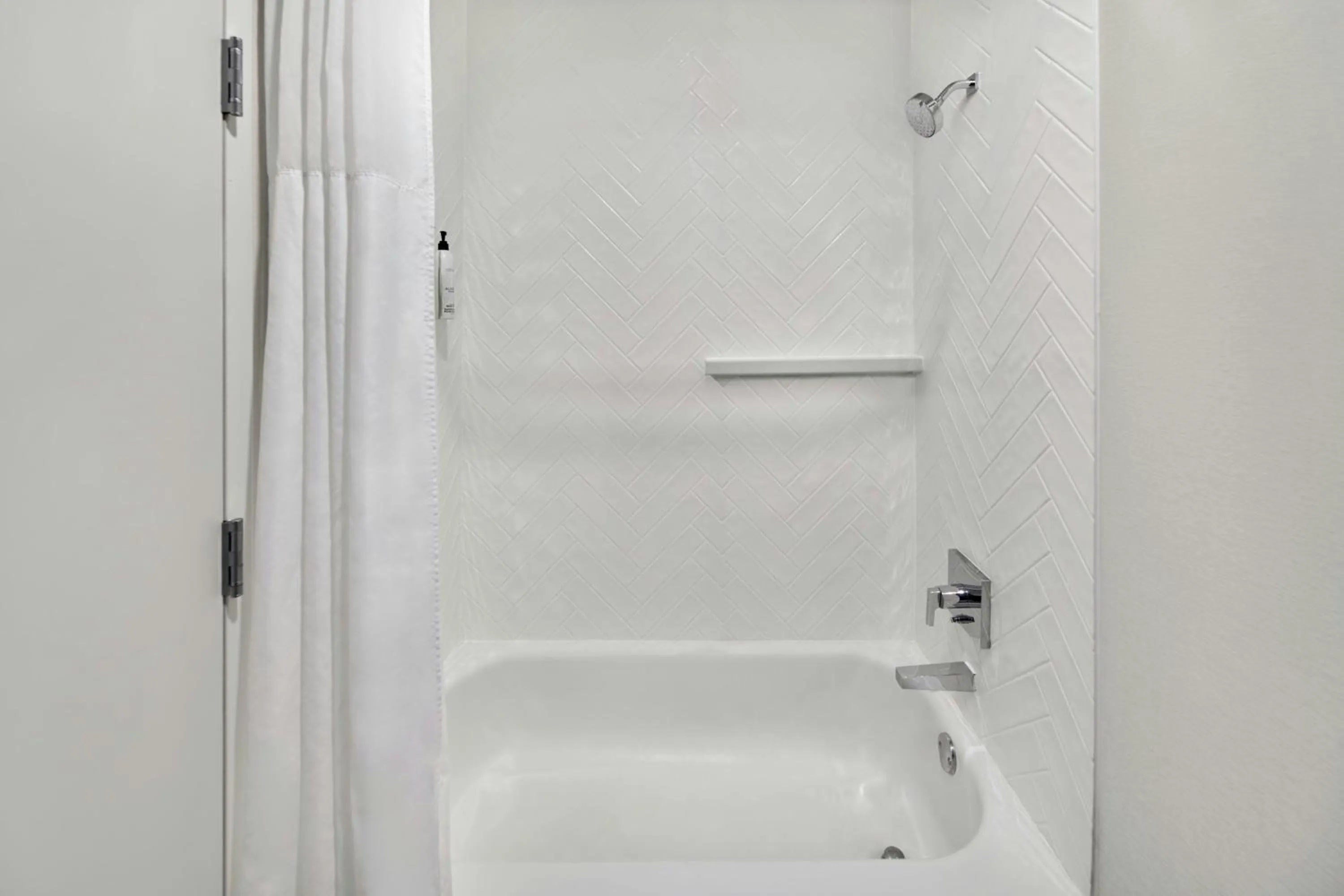 Bathroom in Fairfield Inn & Suites Detroit Farmington Hills