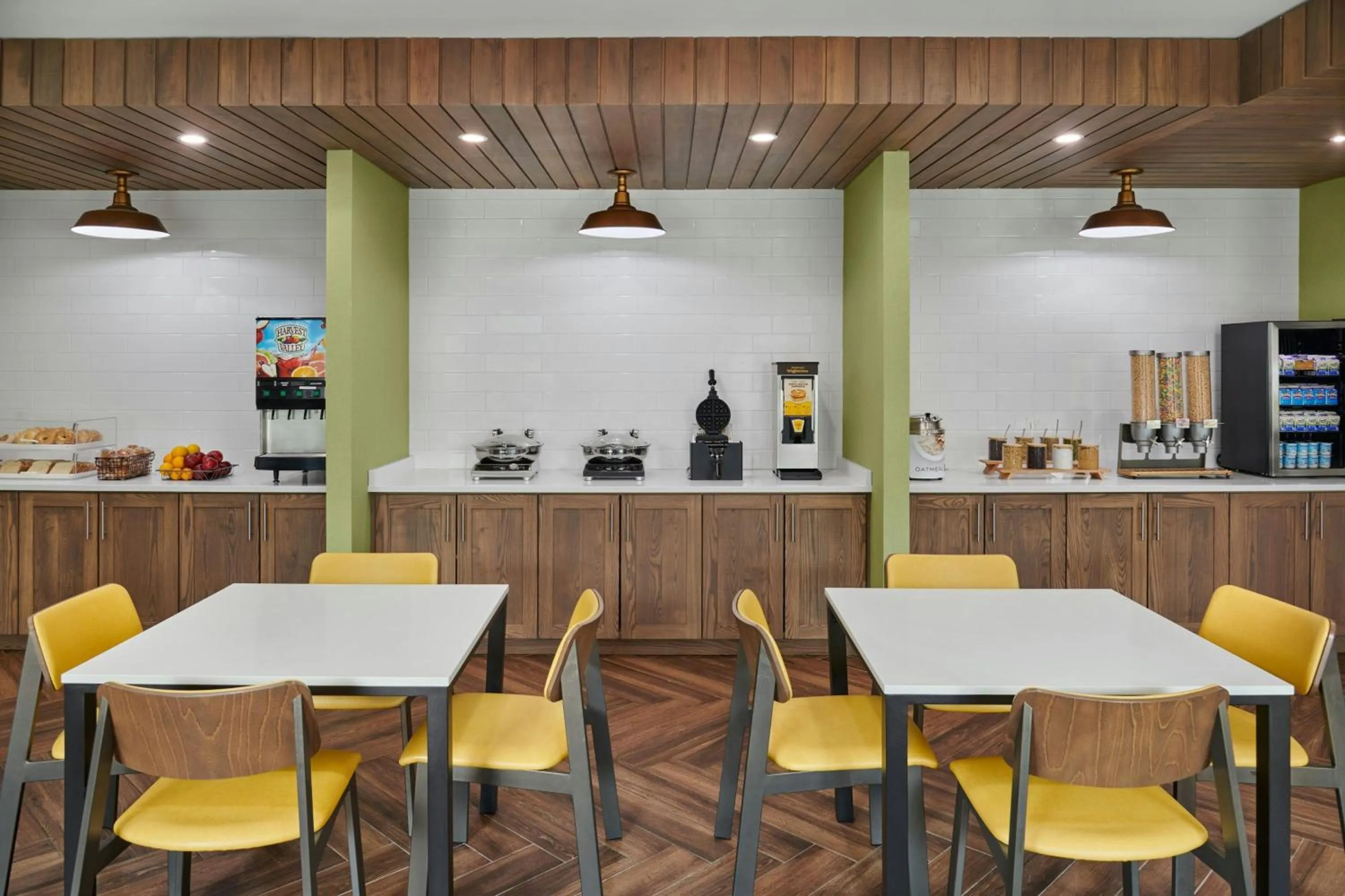 Breakfast in Fairfield Inn & Suites Detroit Farmington Hills