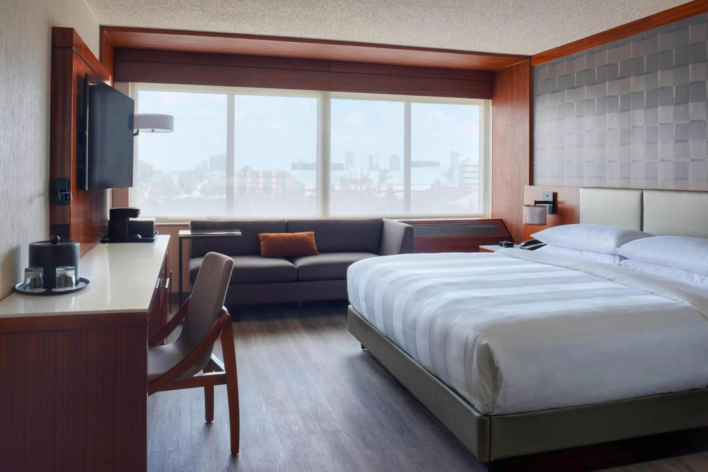 Bed in Detroit Marriott Southfield