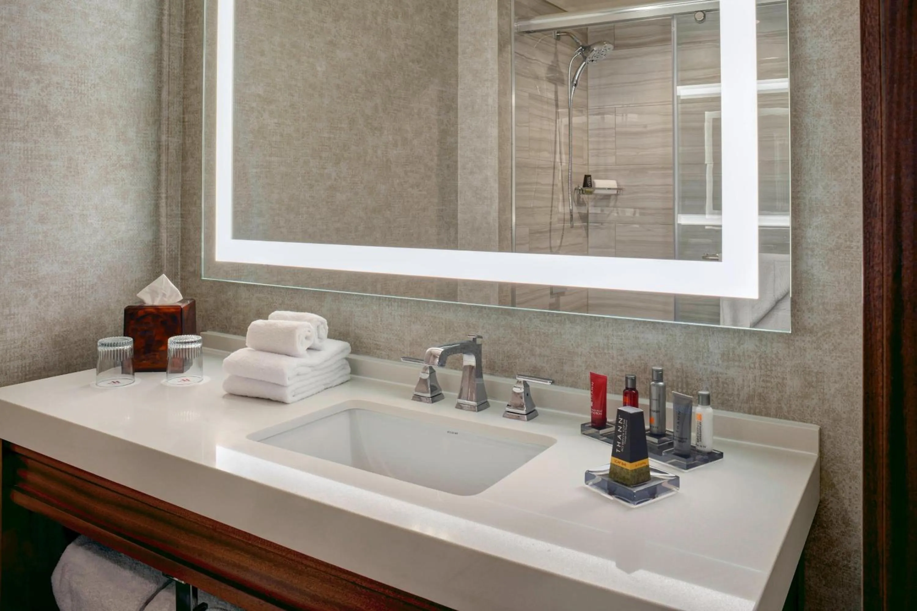 Bathroom in Detroit Marriott Southfield