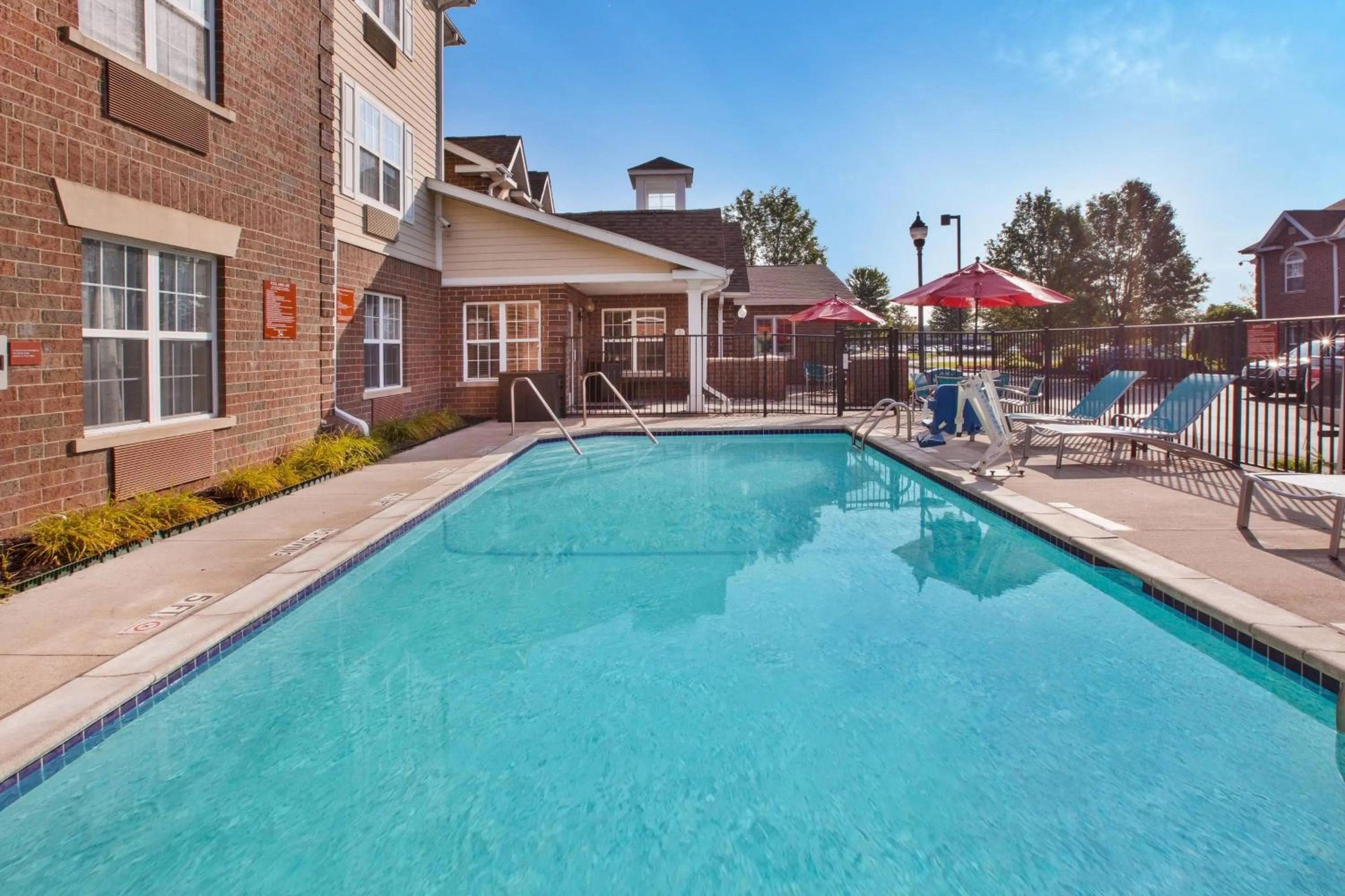 Swimming pool in TownePlace Suites Detroit Dearborn