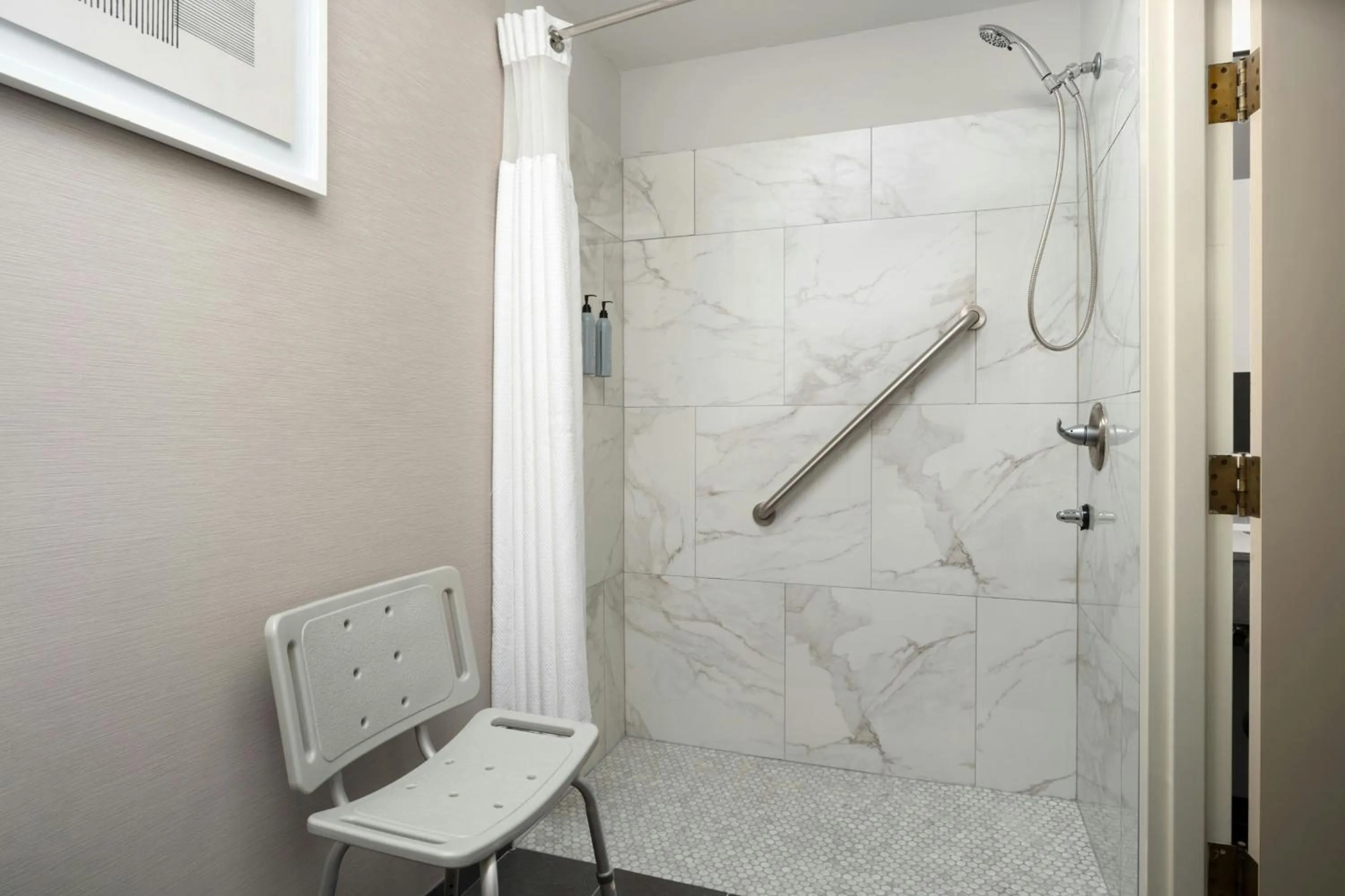 Bathroom in Courtyard Detroit Utica