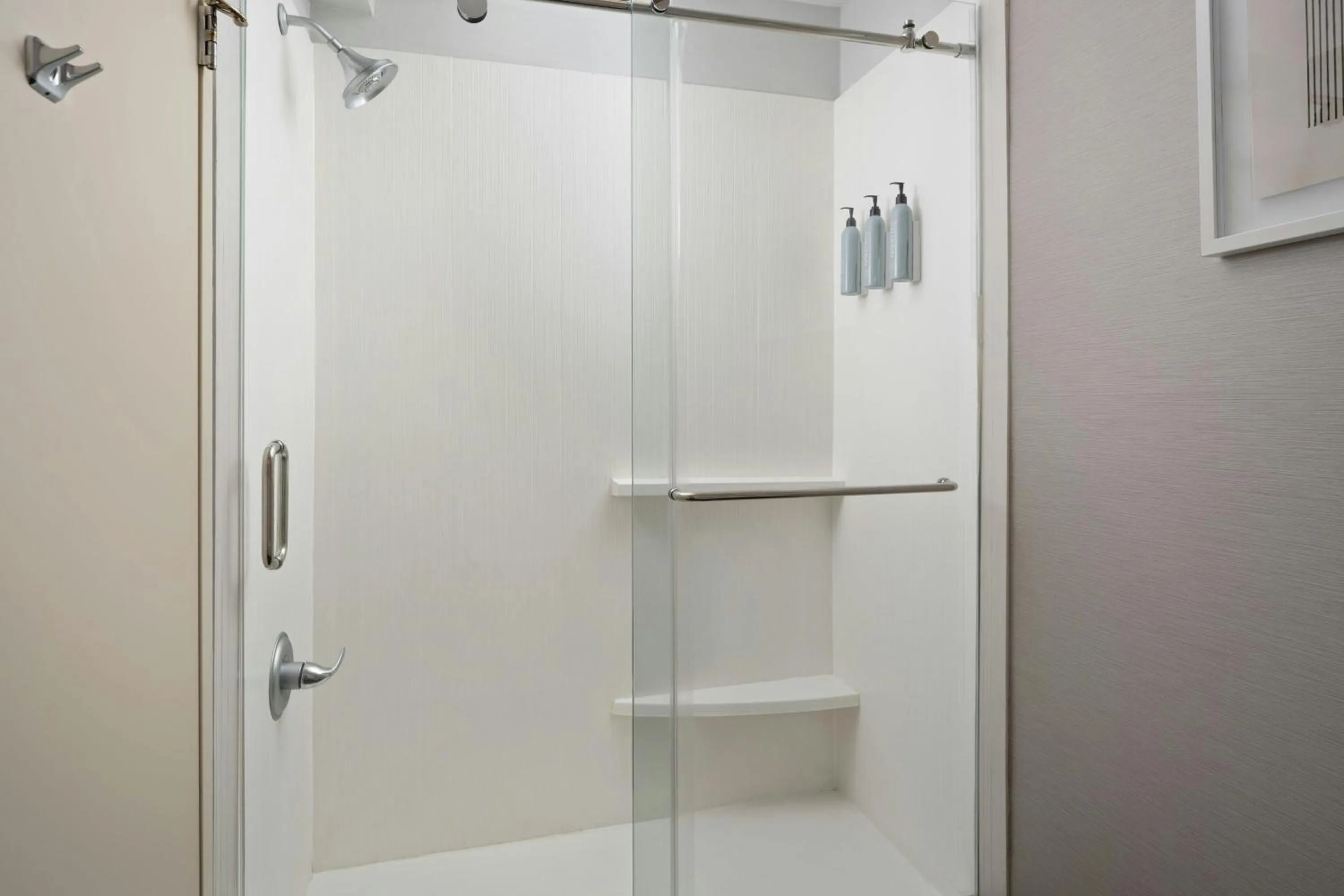 Bathroom in Courtyard Detroit Utica