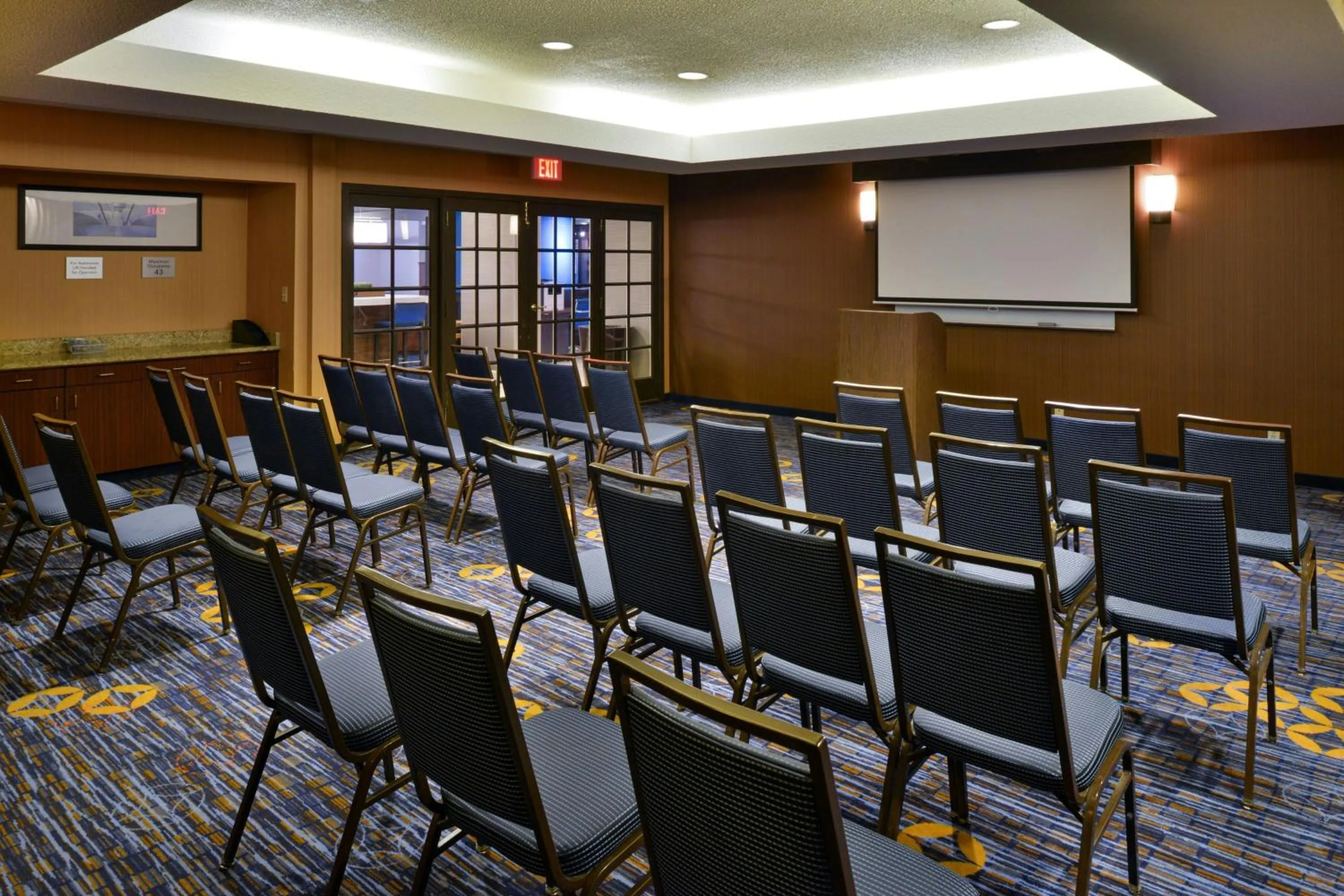Meeting/conference room in Courtyard Detroit Utica
