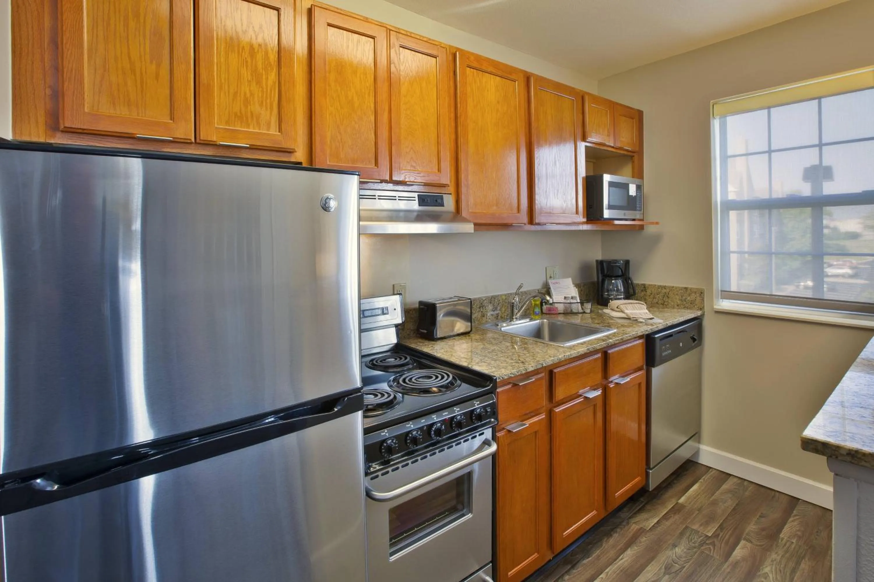 Kitchen or kitchenette in TownePlace Suites Detroit Sterling Heights