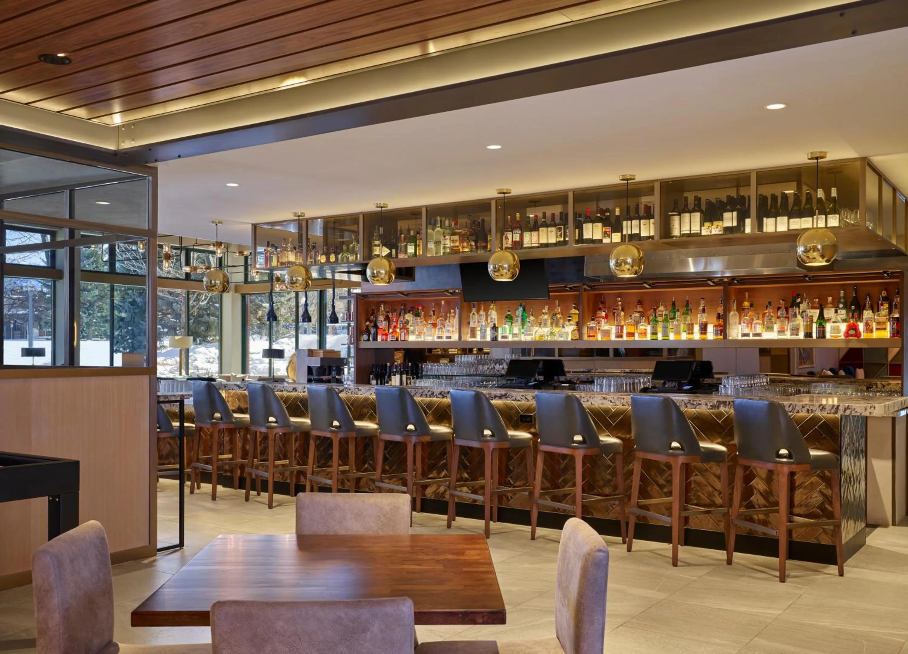 Lounge or bar in Limelight Hotel Aspen