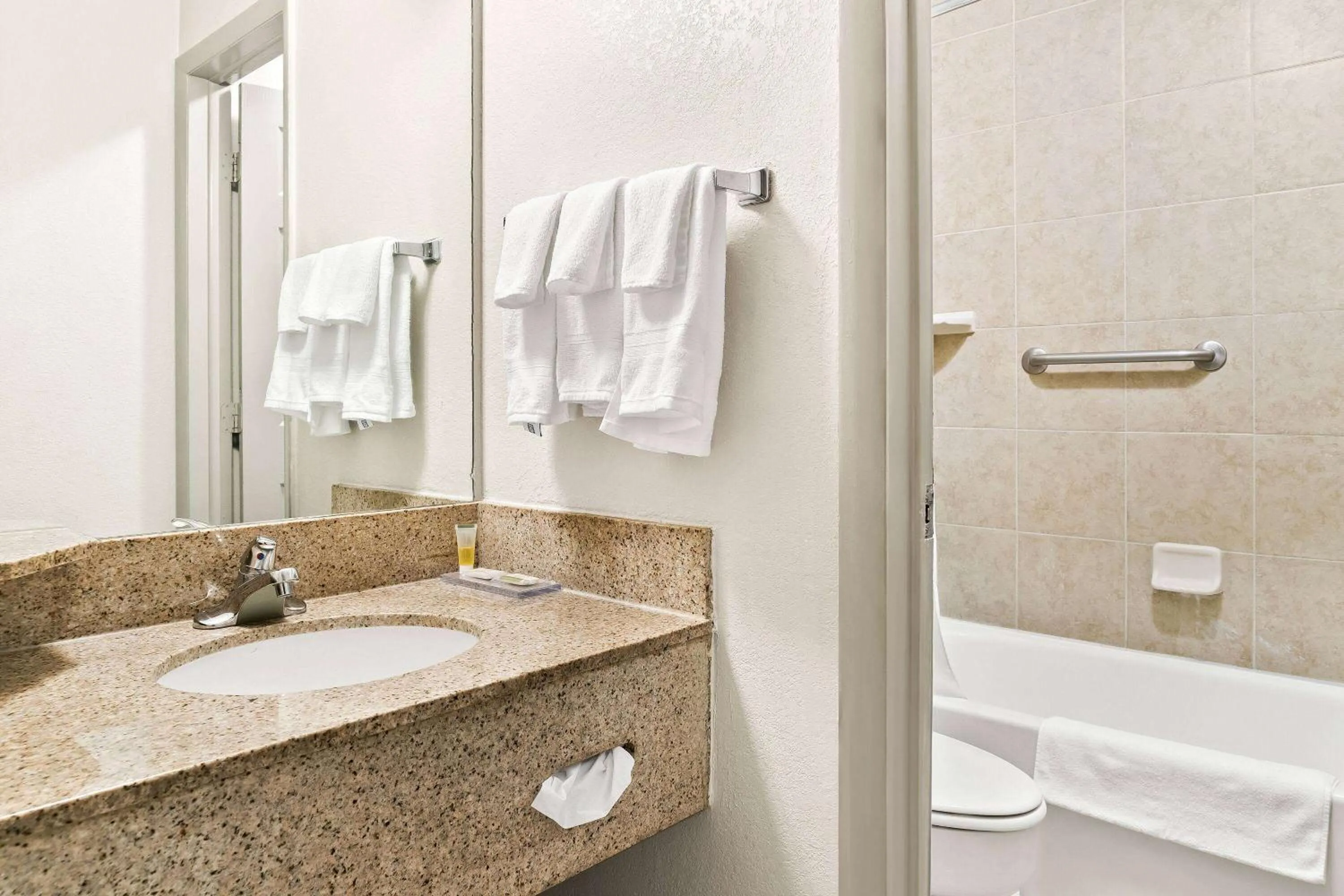 Bathroom in Days Inn & Suites by Wyndham Warren