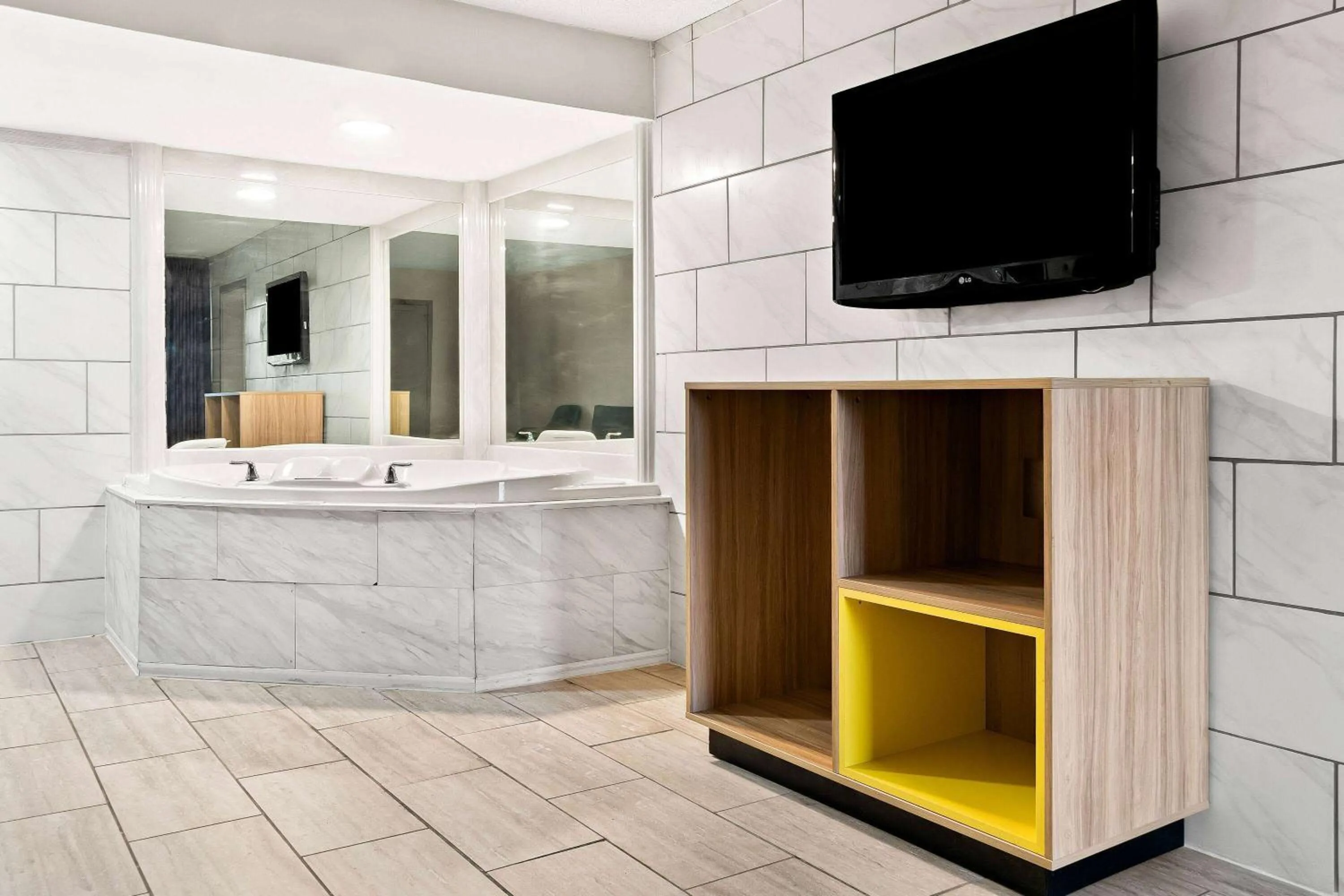 Photo of the whole room in Days Inn & Suites by Wyndham Warren