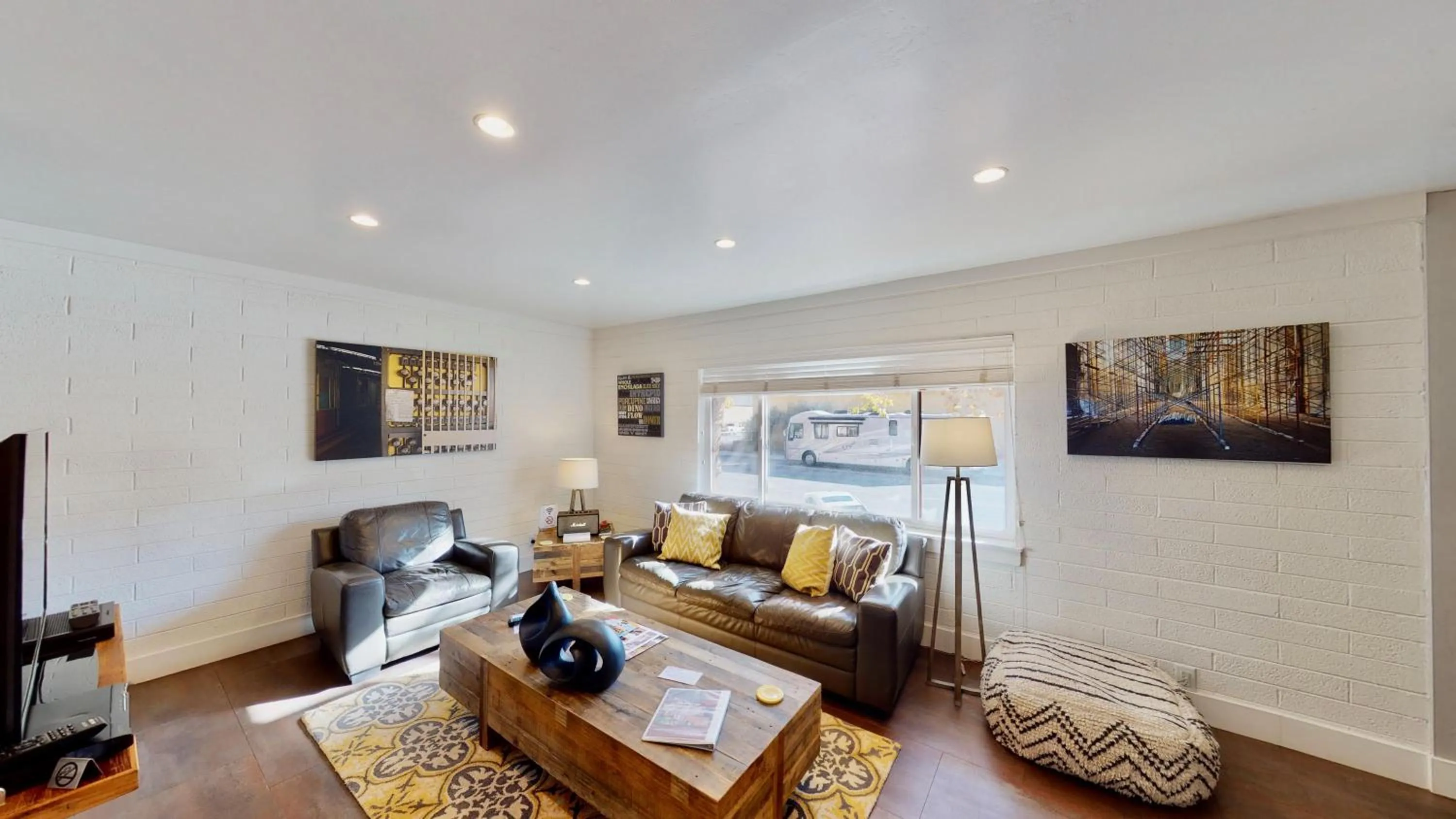 One-Bedroom Apartment in Moab Flats #6