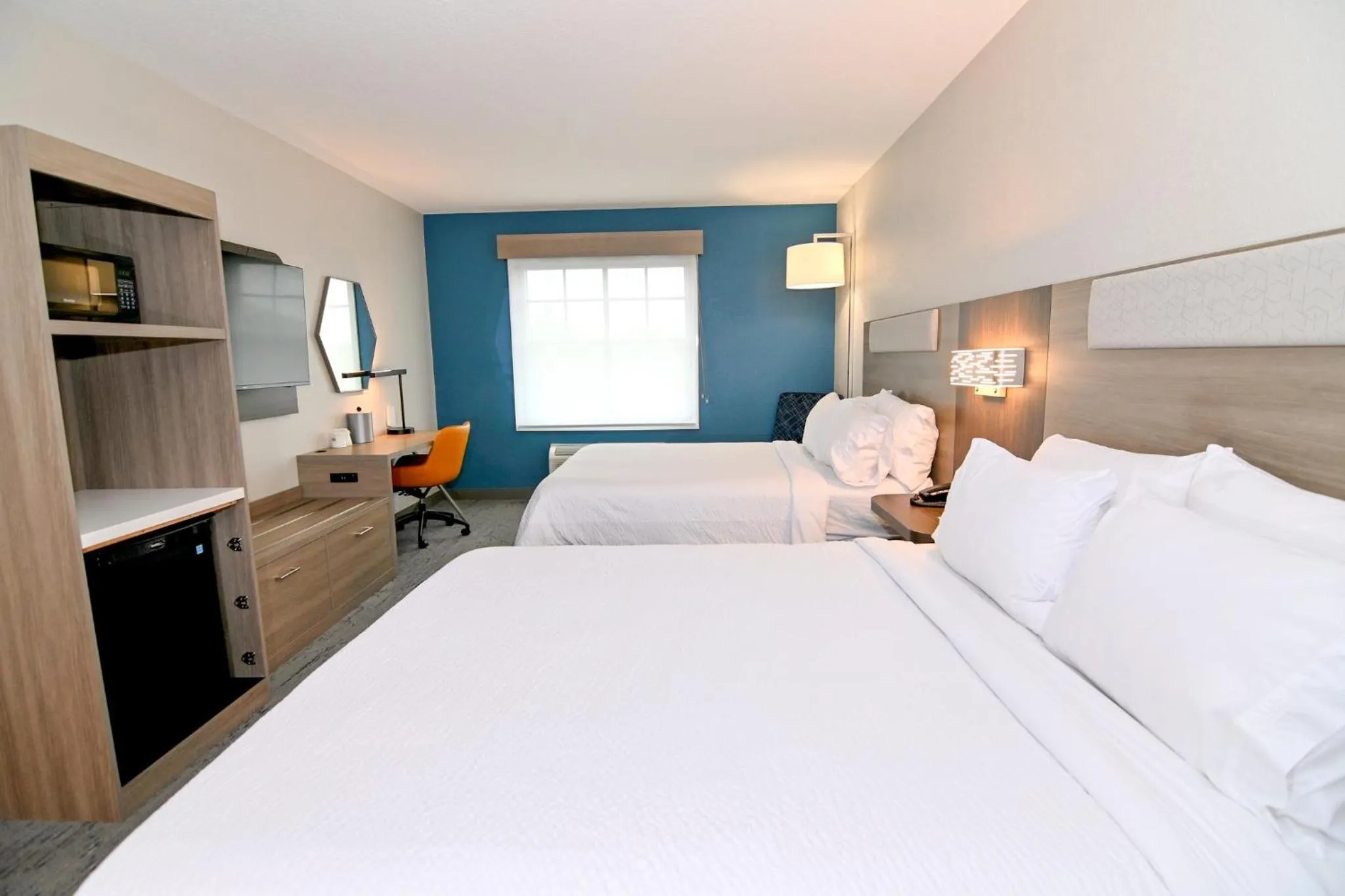 Photo of the whole room, Bed in Holiday Inn Express & Suites Palm Coast - I-95