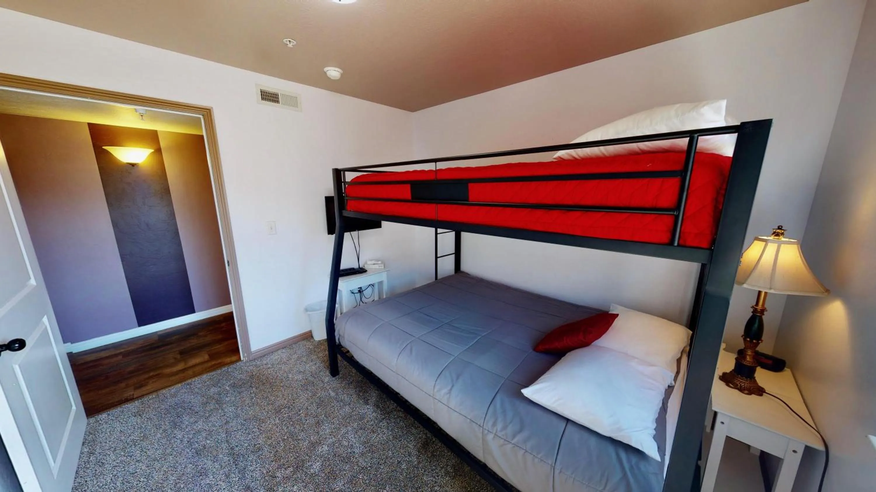 Bed in Red Cliff Condos #1H
