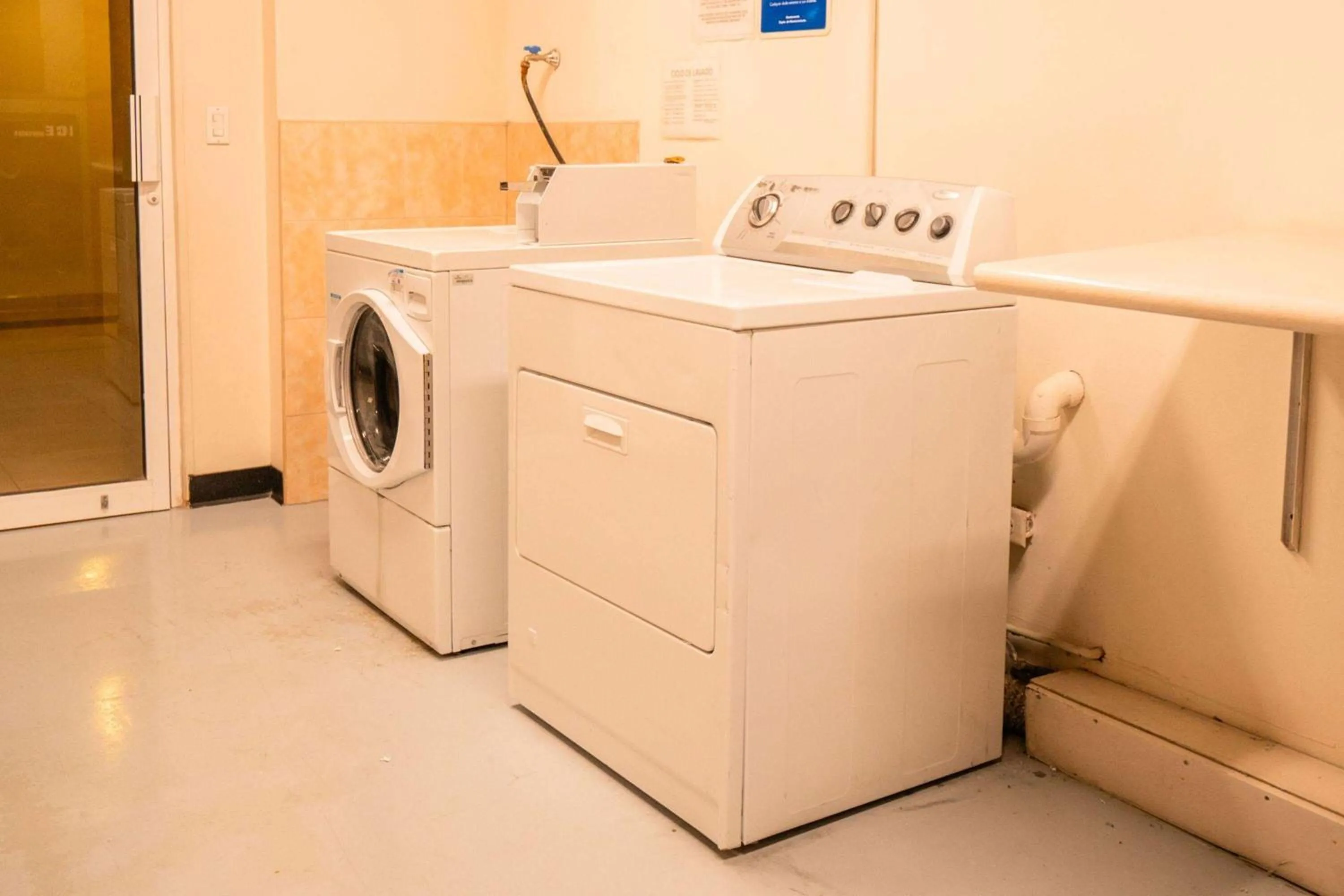 washing machine in Microtel Inn and Suites by Wyndham Ciudad Juarez, US Consulate