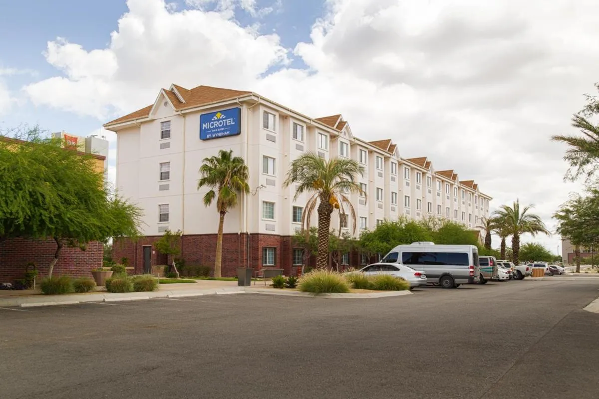 Property building in Microtel Inn and Suites by Wyndham Ciudad Juarez, US Consulate