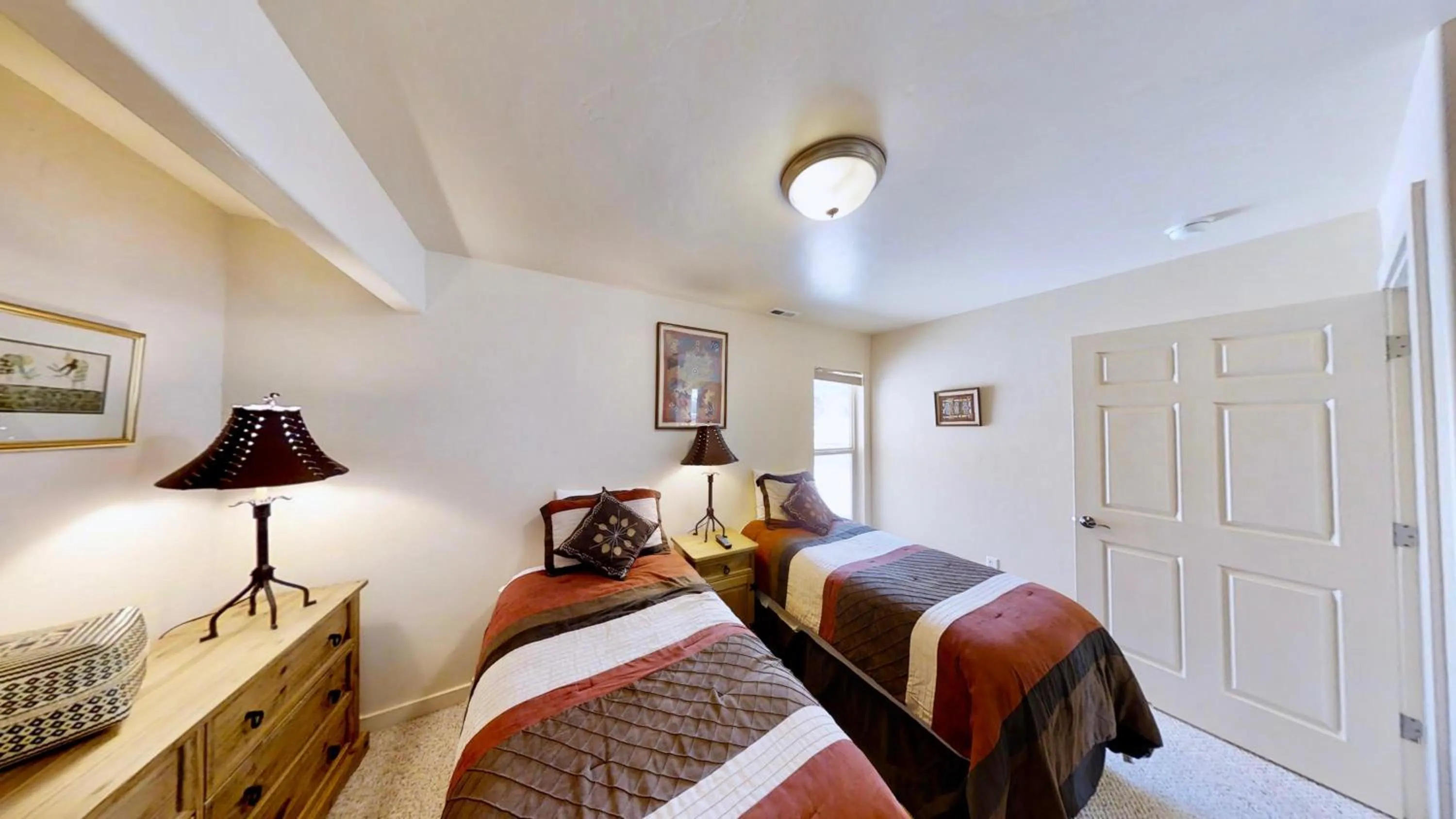 Bed in Grey Pearl #Q3