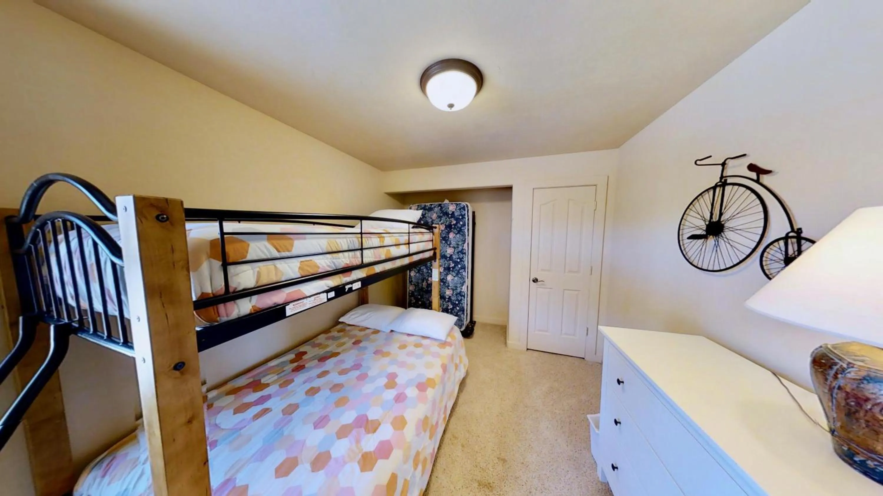 Bed in Krystal Kiva #K4