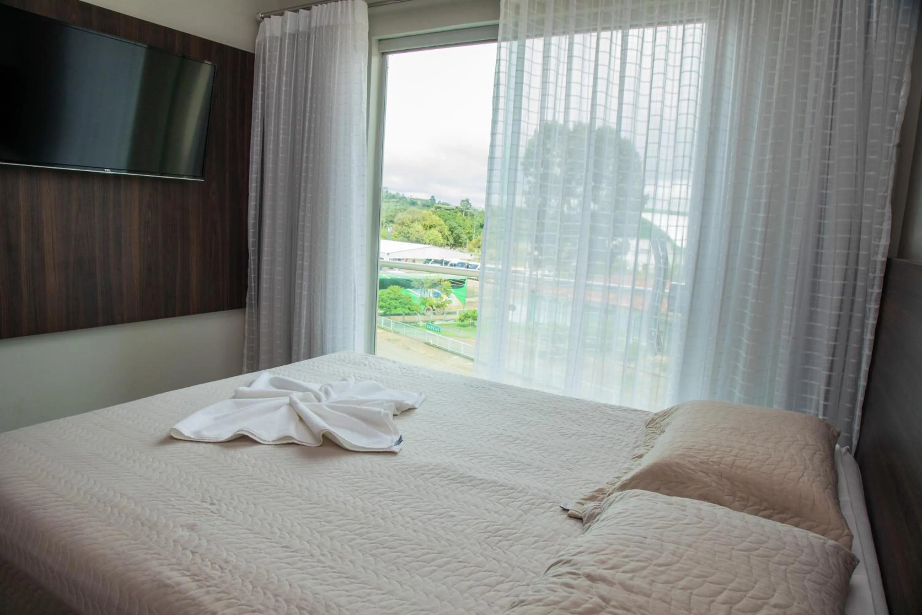 Bed in Dallas Hotel Premium