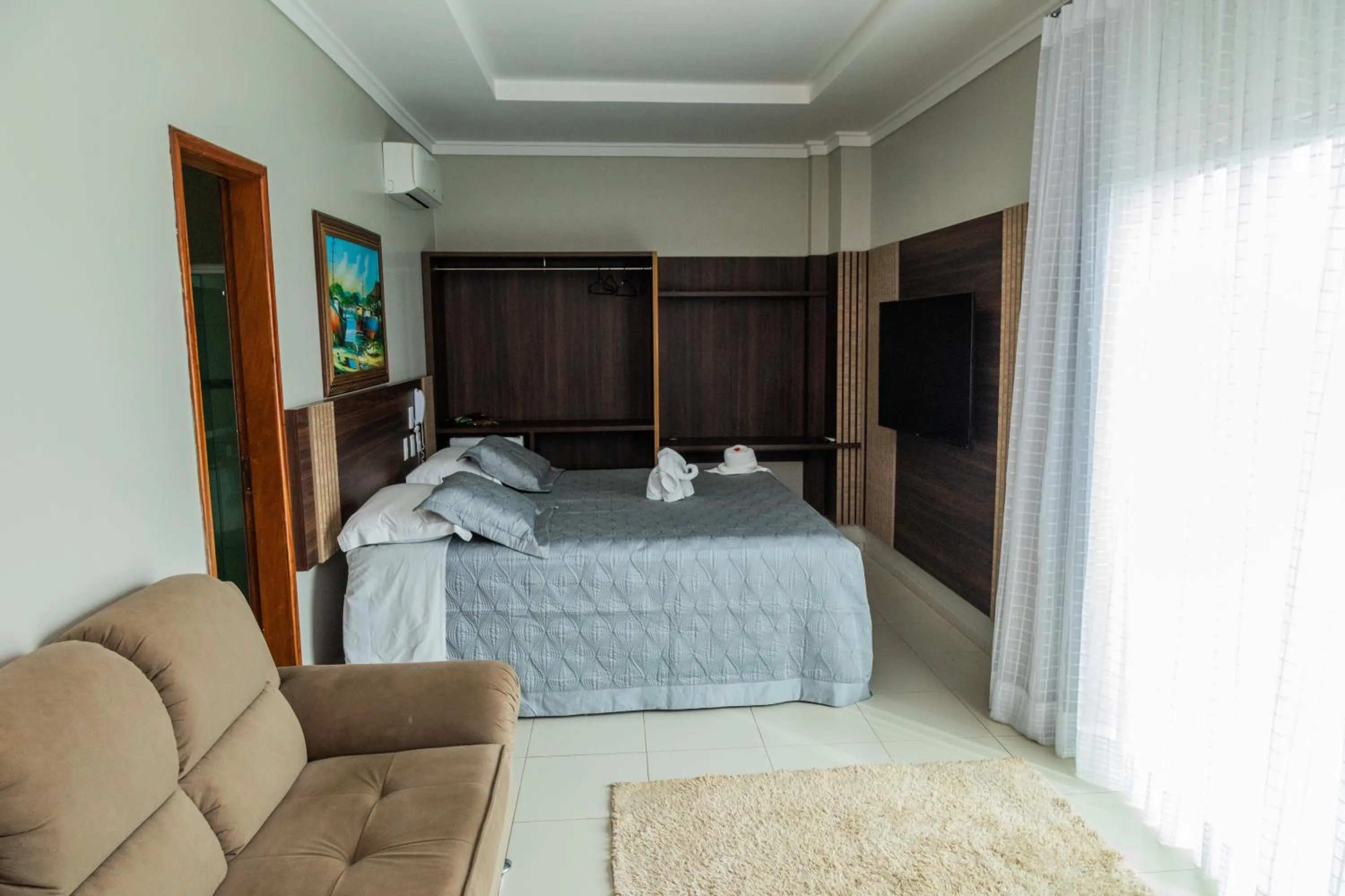 Bed in Dallas Hotel Premium