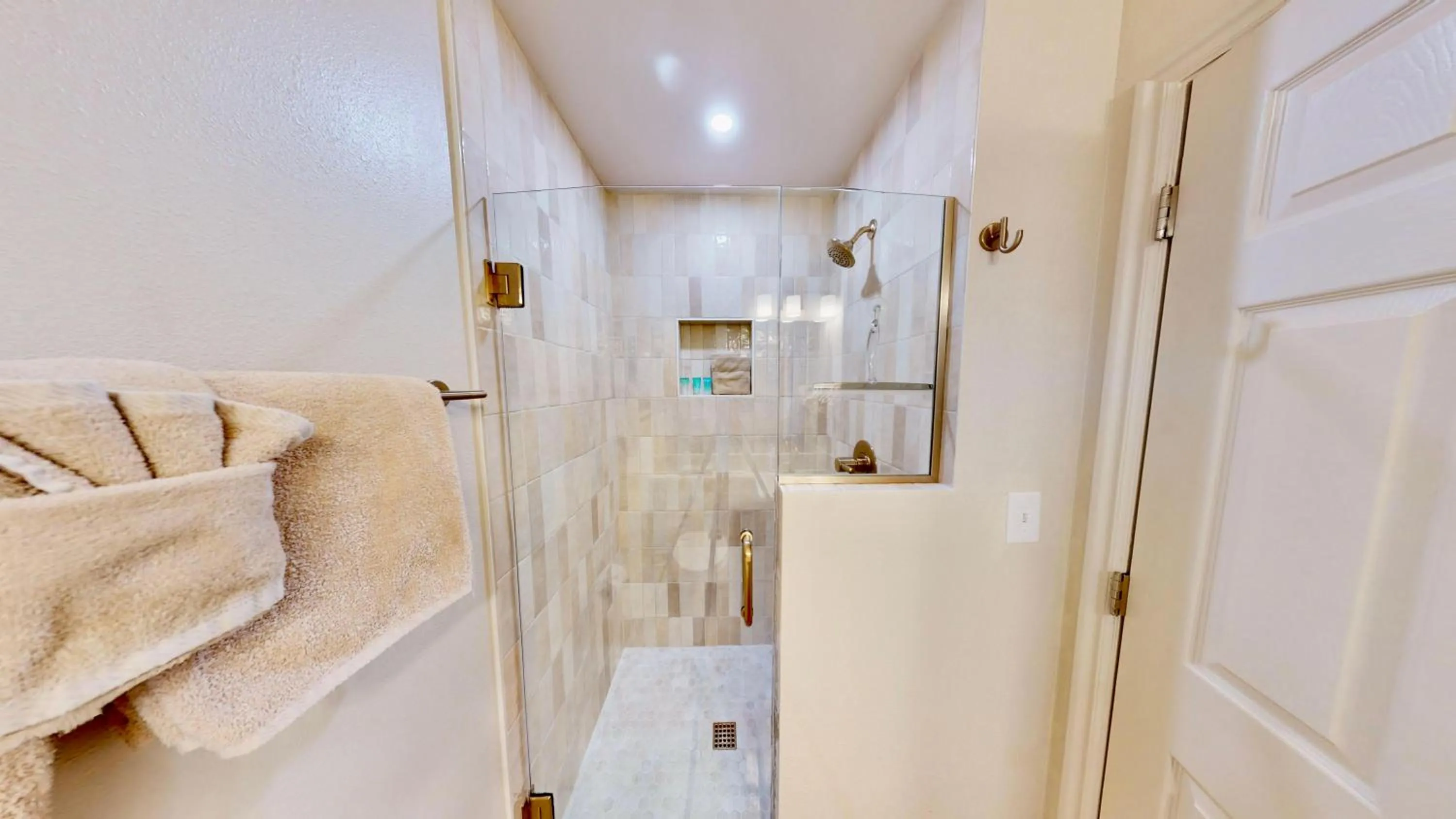 Henning's Escape #3328