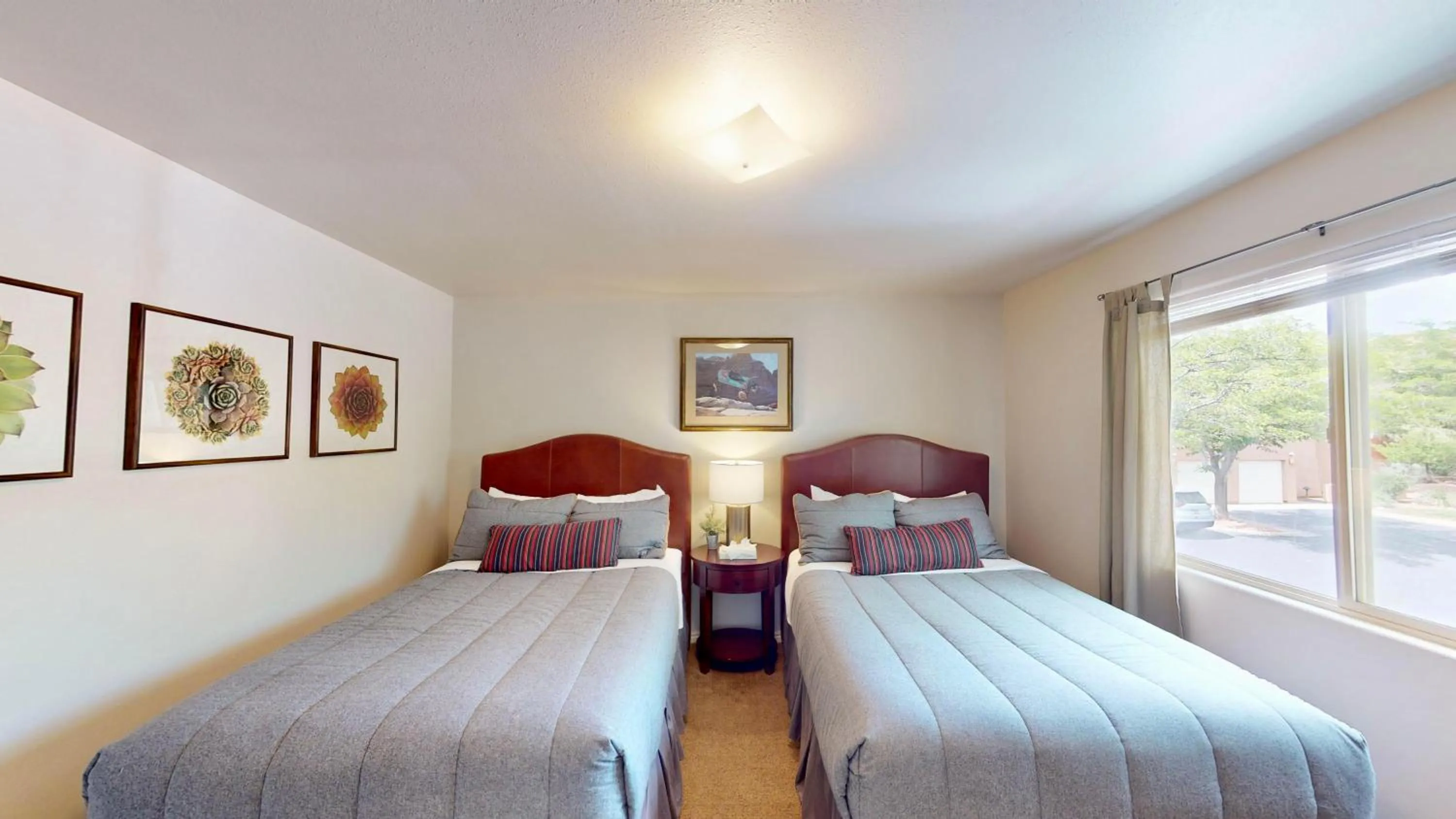 Bed in Henning's Escape #3328