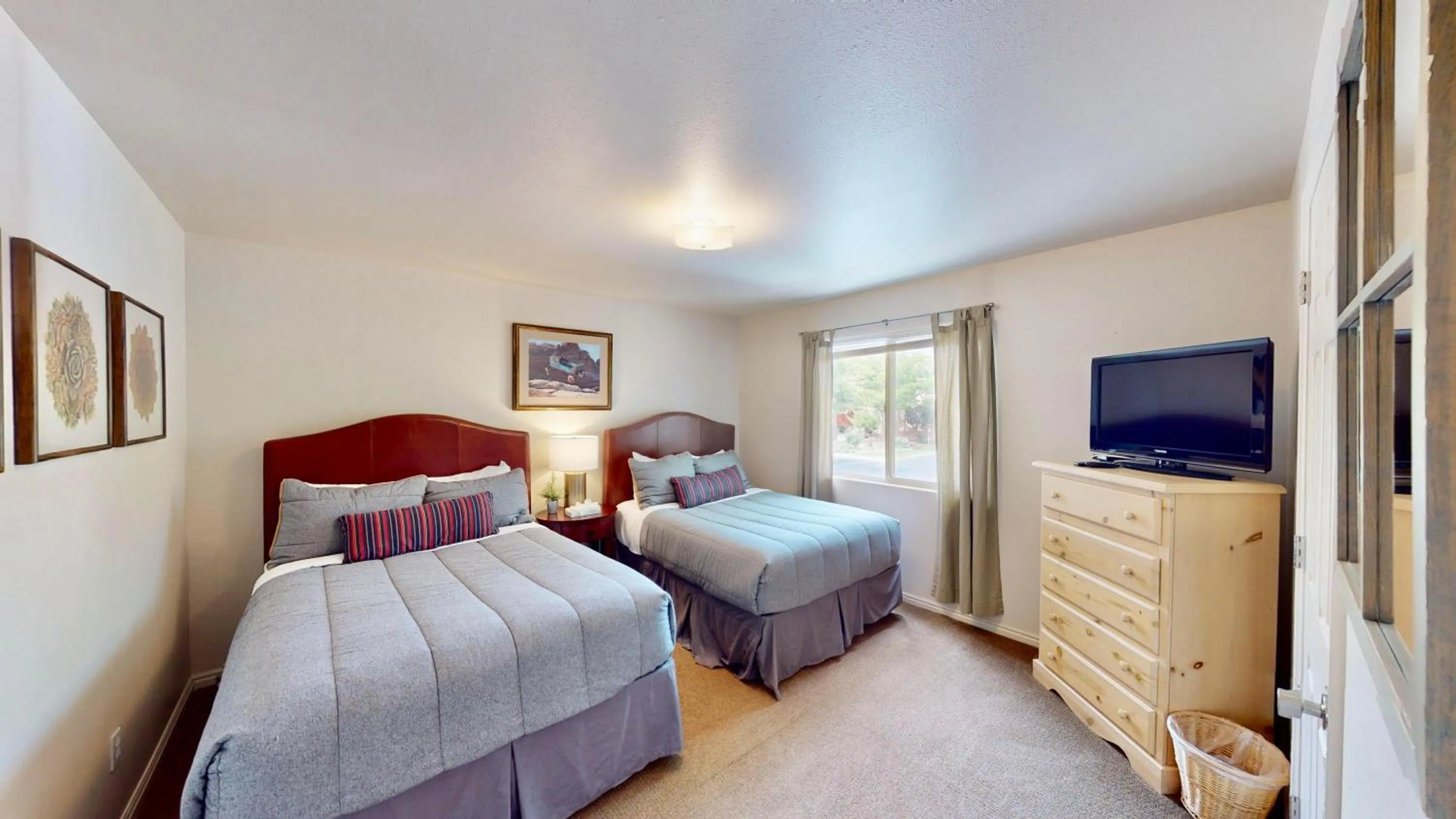 Bed in Henning's Escape #3328