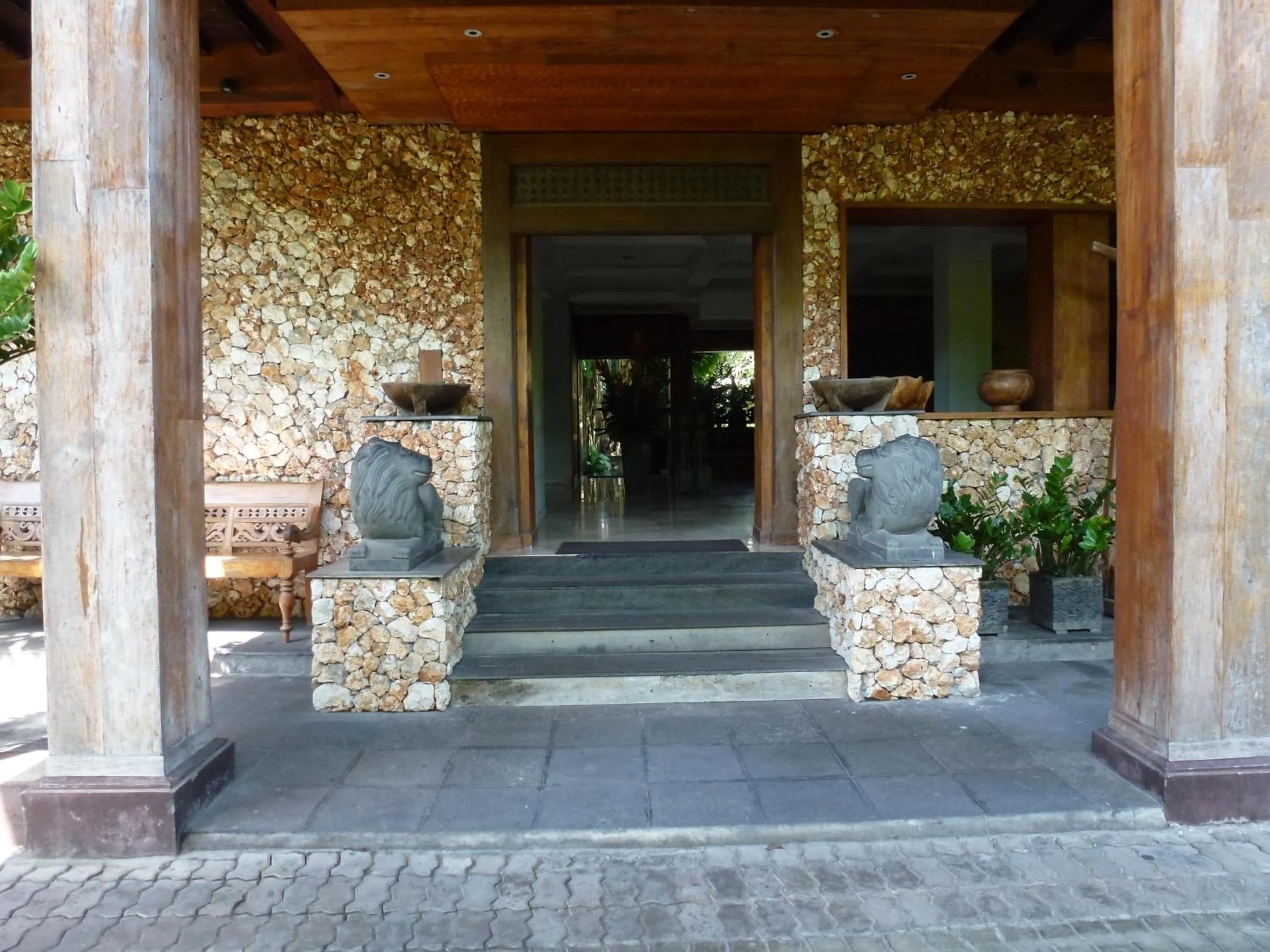 Property building in Hotel Puri Bambu