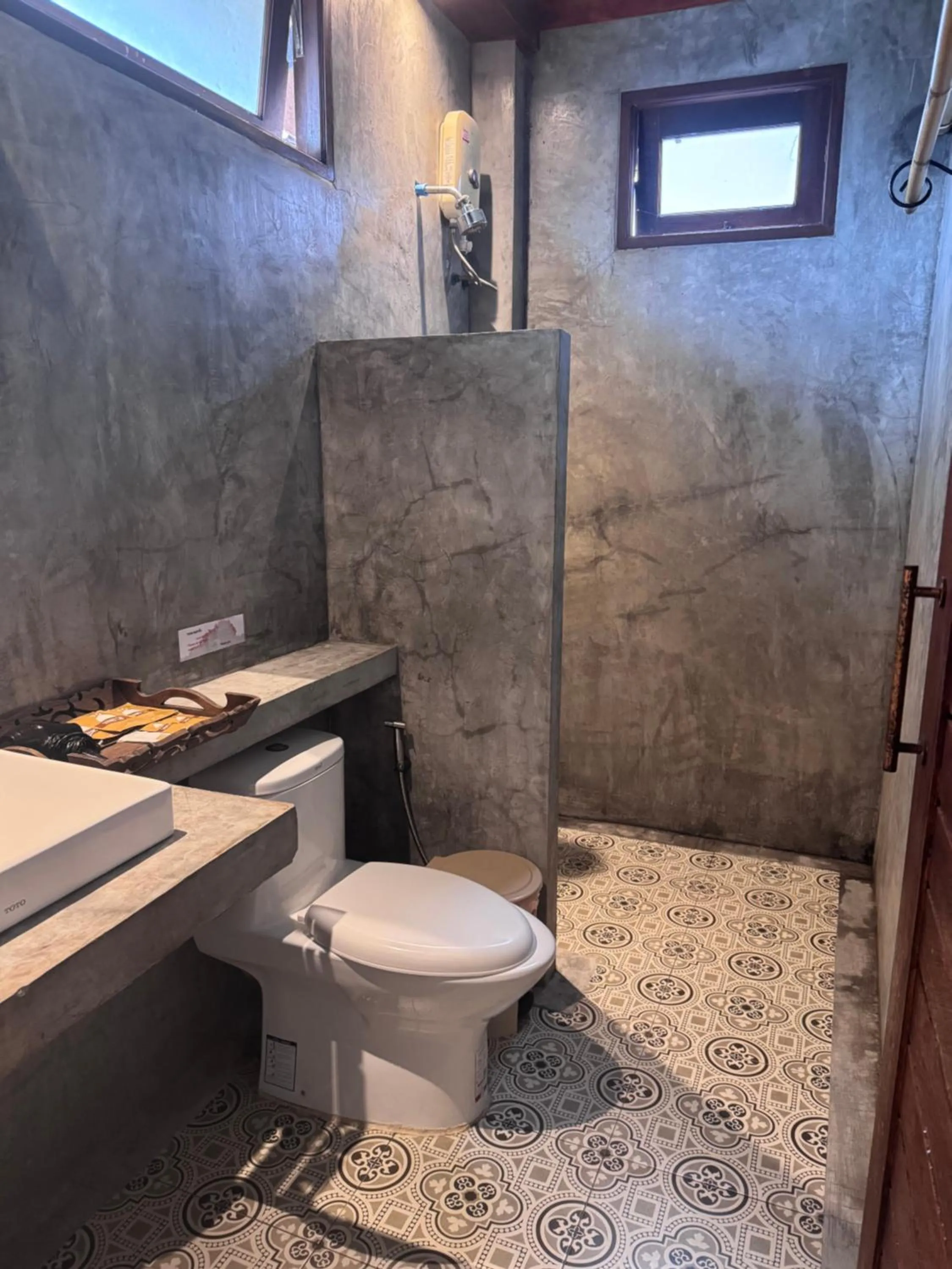 Toilet in Chunut House Resort