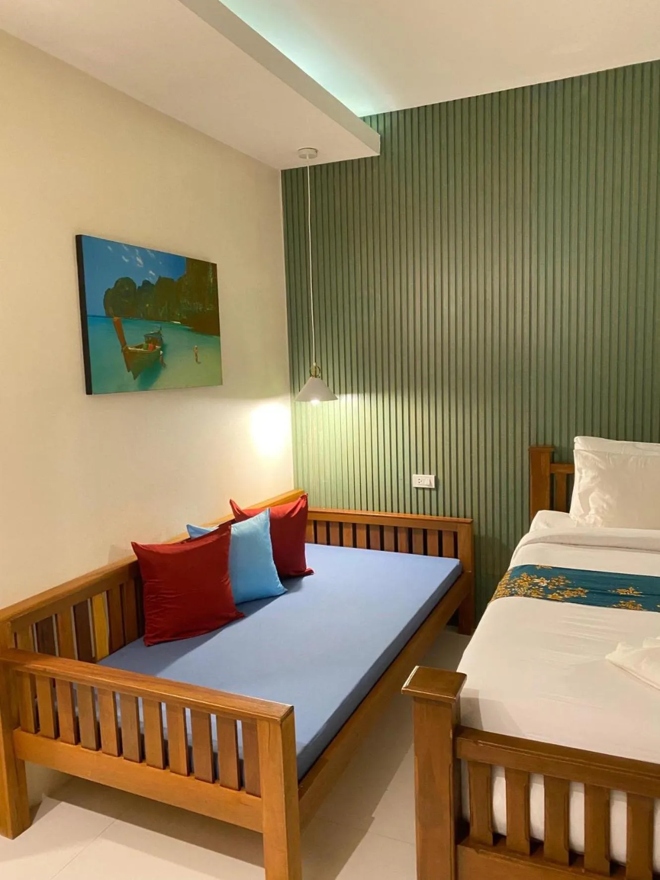 Photo of the whole room, Bed in Chunut House Resort