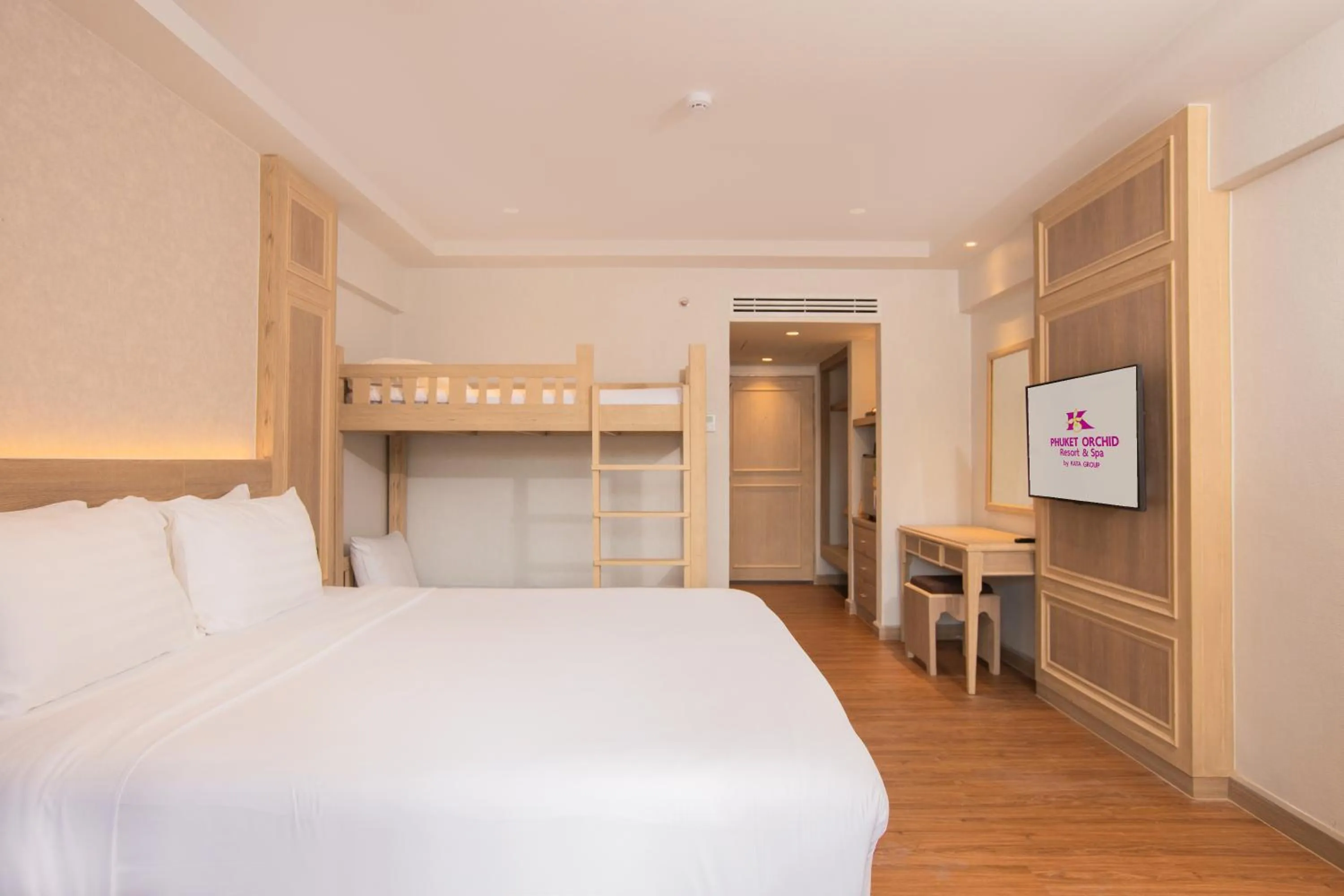 Bed in Phuket Orchid Resort and Spa