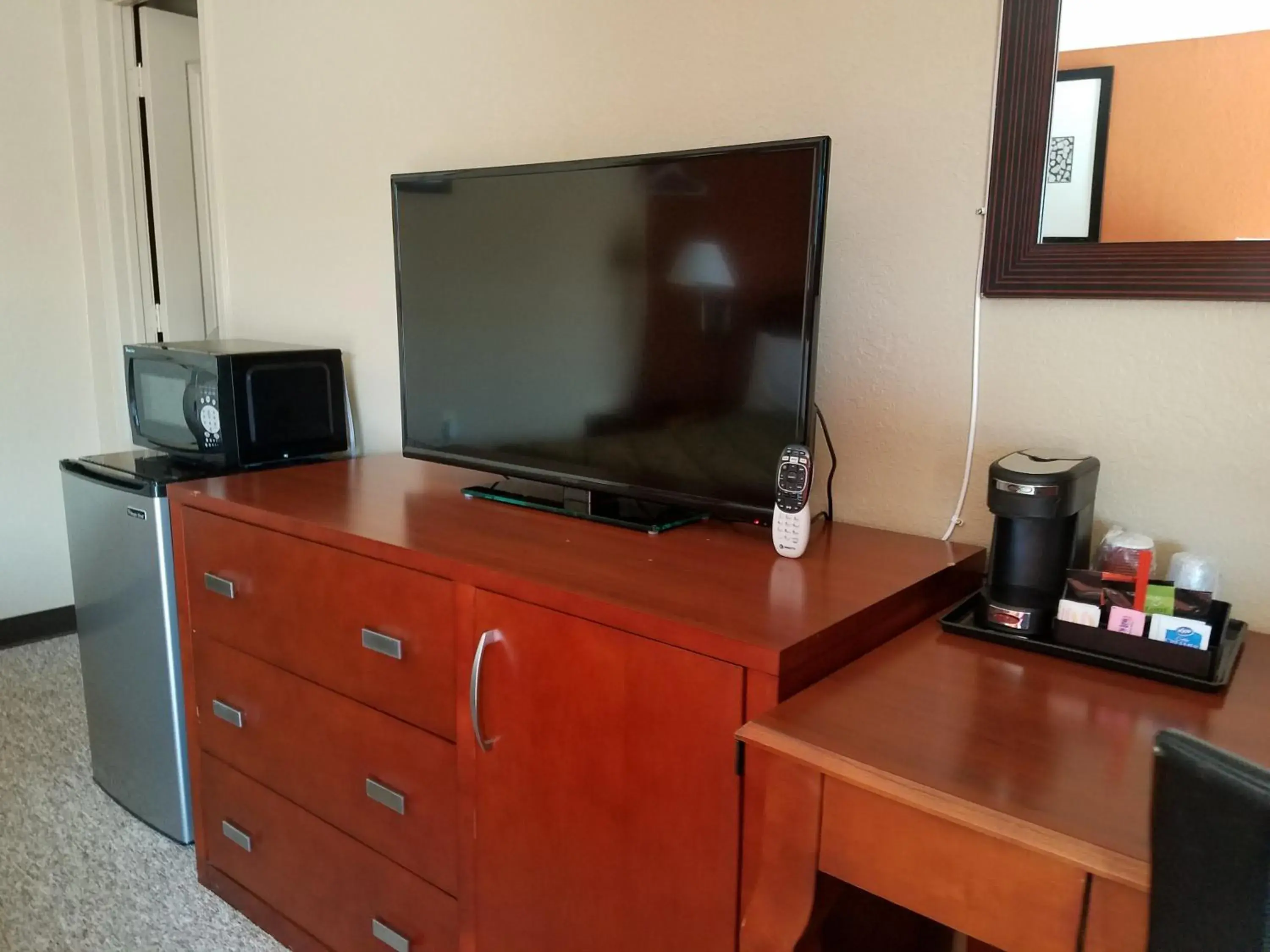 Deluxe Double Room in Budget Inn Deluxe Double Room in Budget Inn