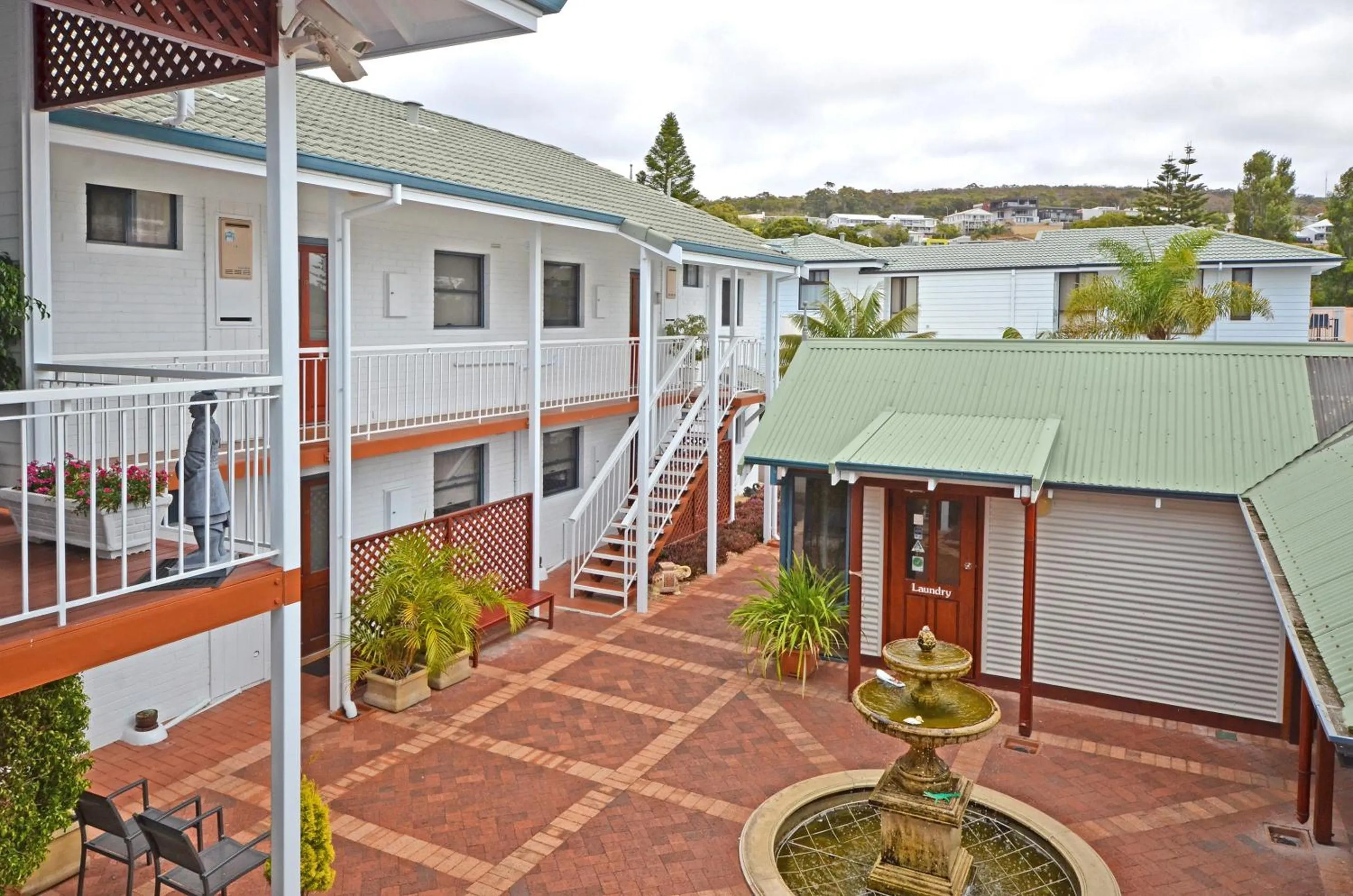 Patio in Dolphin Lodge Albany - Self Contained Apartments at Middleton Beach