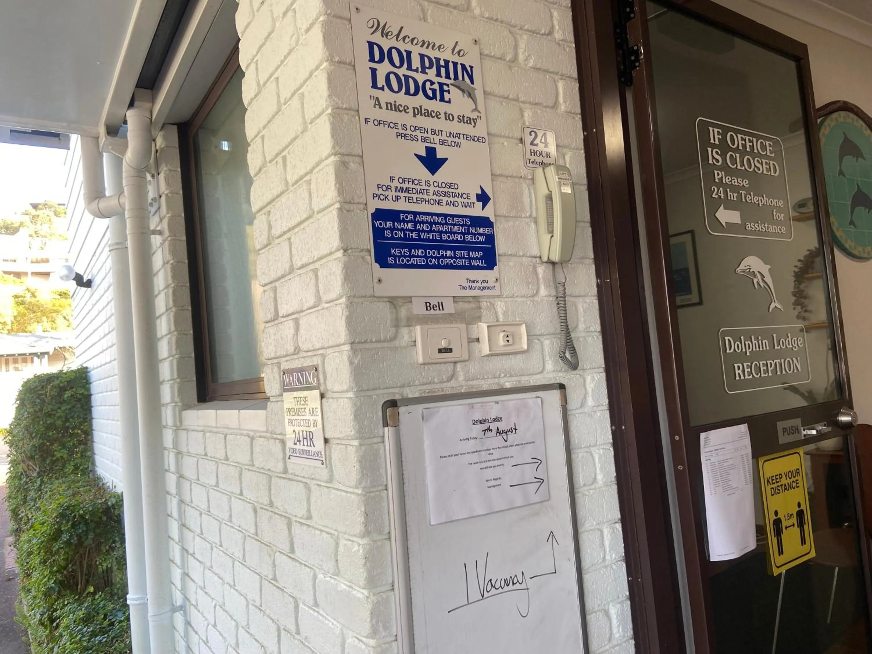 Lobby or reception in Dolphin Lodge Albany - Self Contained Apartments at Middleton Beach