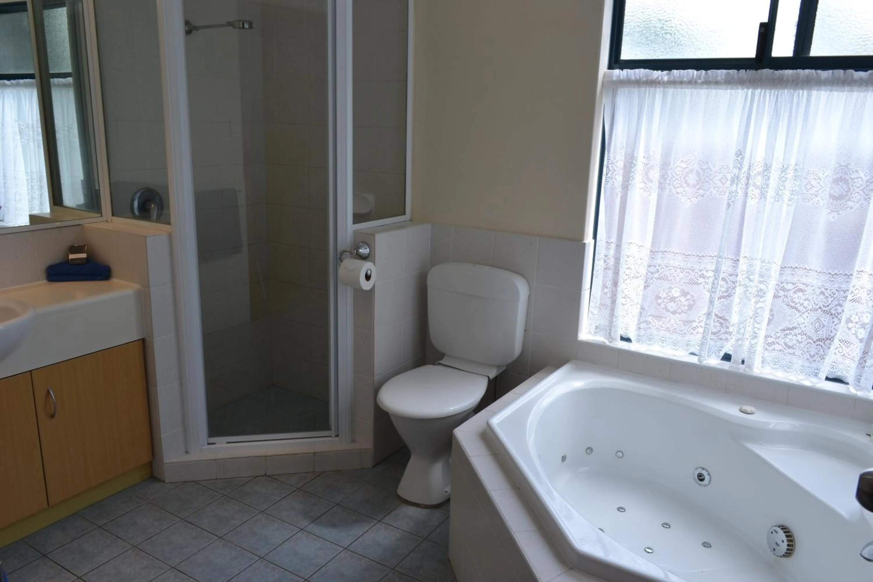 Shower in Dolphin Lodge Albany - Self Contained Apartments at Middleton Beach