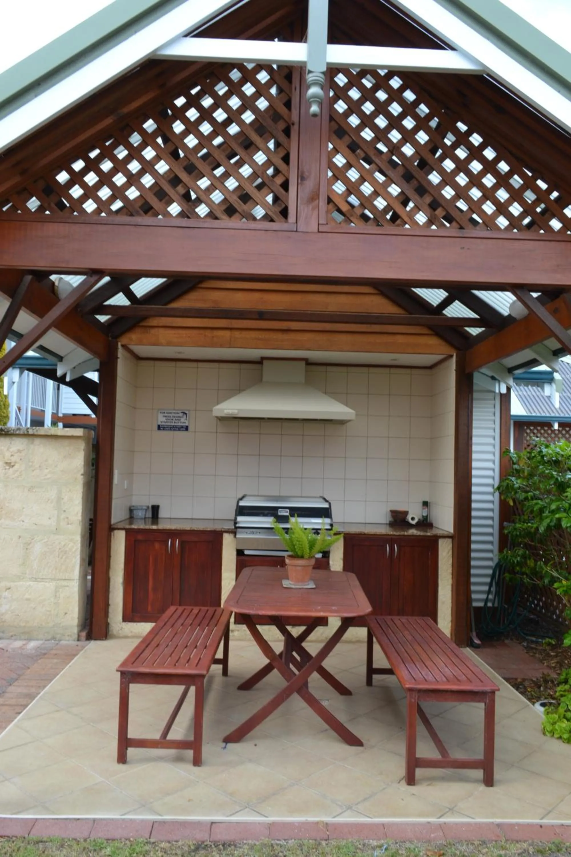 BBQ facilities in Dolphin Lodge Albany - Self Contained Apartments at Middleton Beach