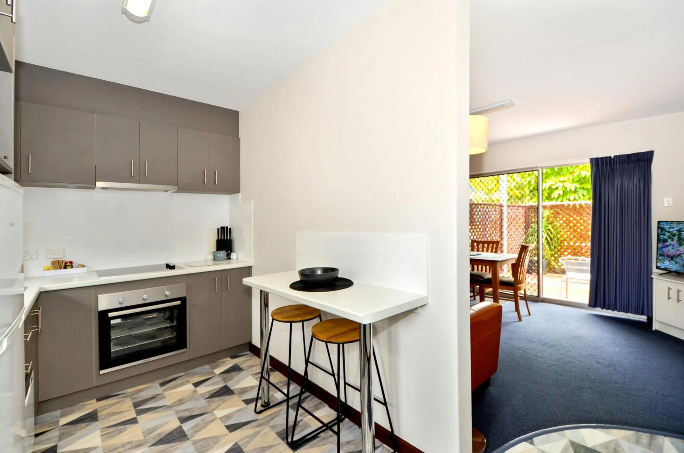 Kitchen or kitchenette in Dolphin Lodge Albany - Self Contained Apartments at Middleton Beach