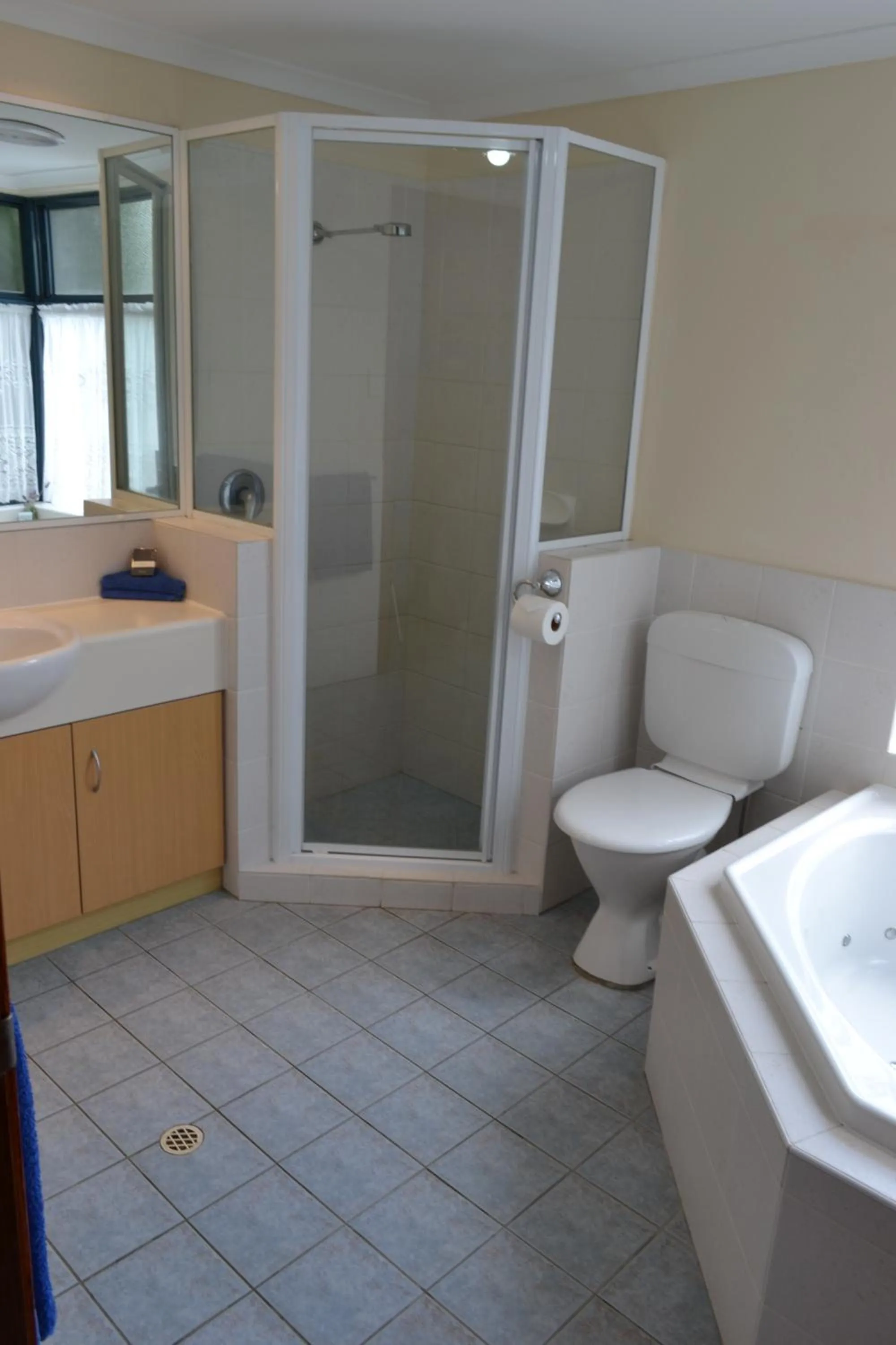 Shower in Dolphin Lodge Albany - Self Contained Apartments at Middleton Beach