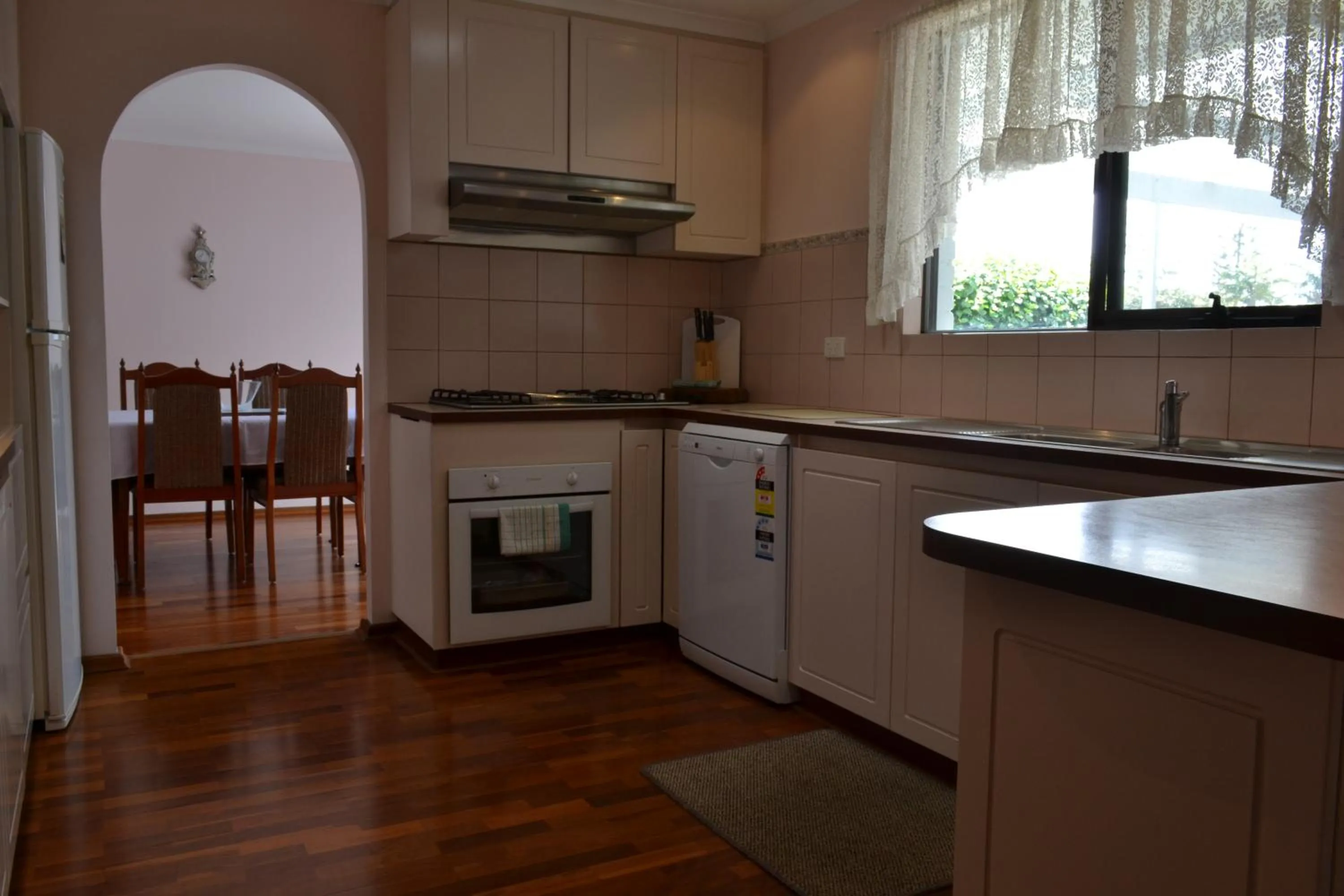 Kitchen or kitchenette in Dolphin Lodge Albany - Self Contained Apartments at Middleton Beach