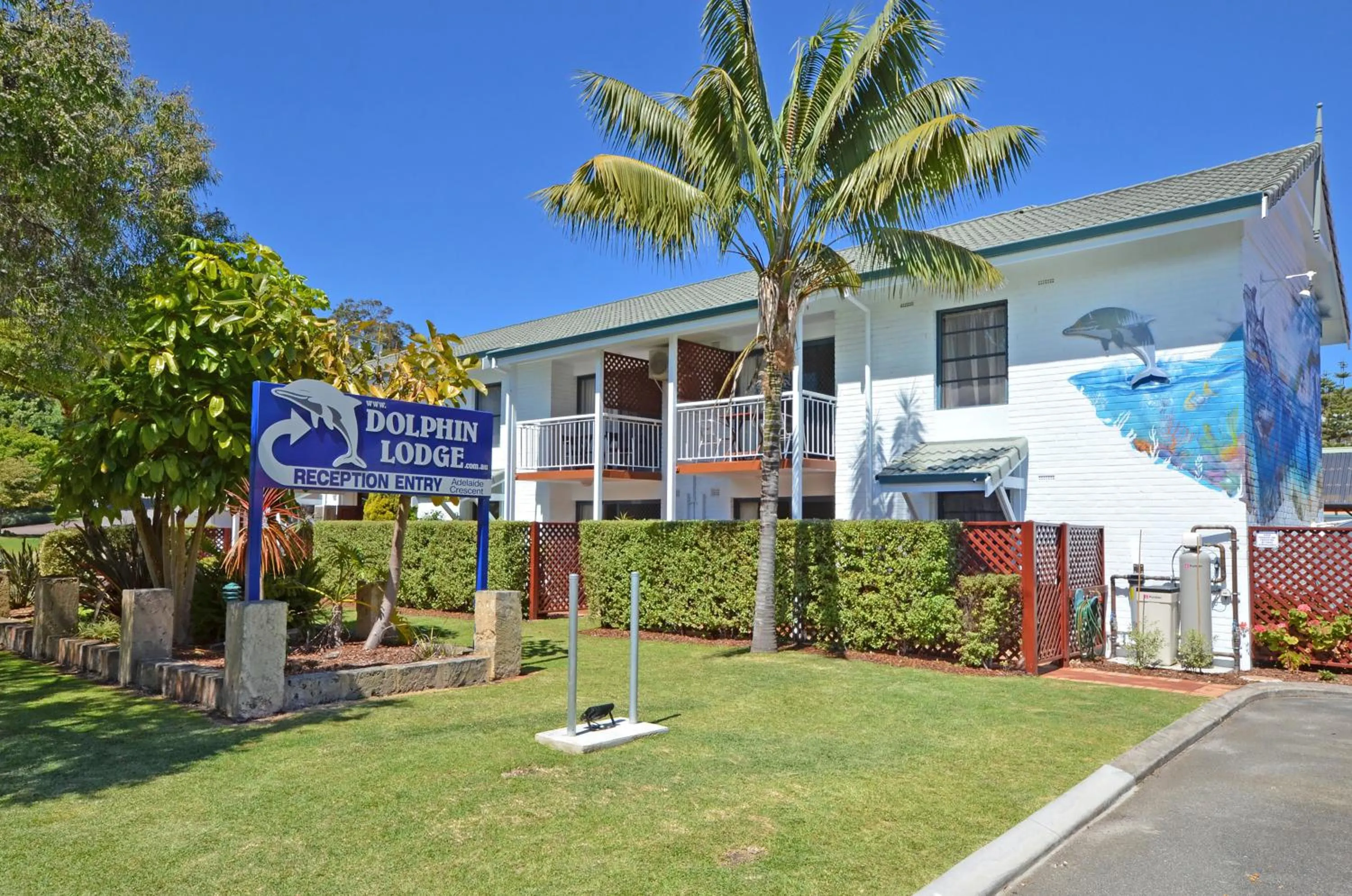 Facade/entrance in Dolphin Lodge Albany - Self Contained Apartments at Middleton Beach