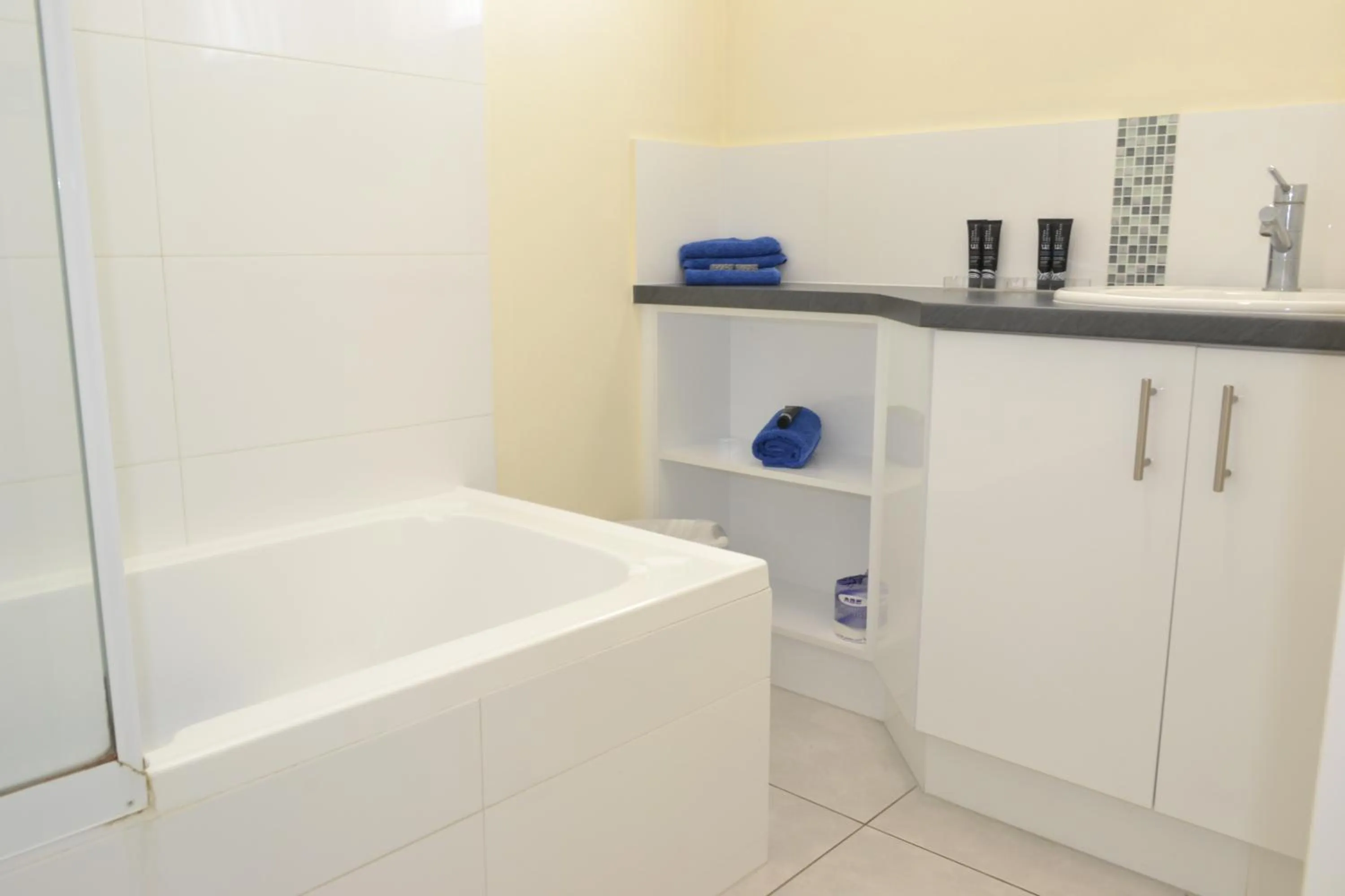 Bathroom in Dolphin Lodge Albany - Self Contained Apartments at Middleton Beach