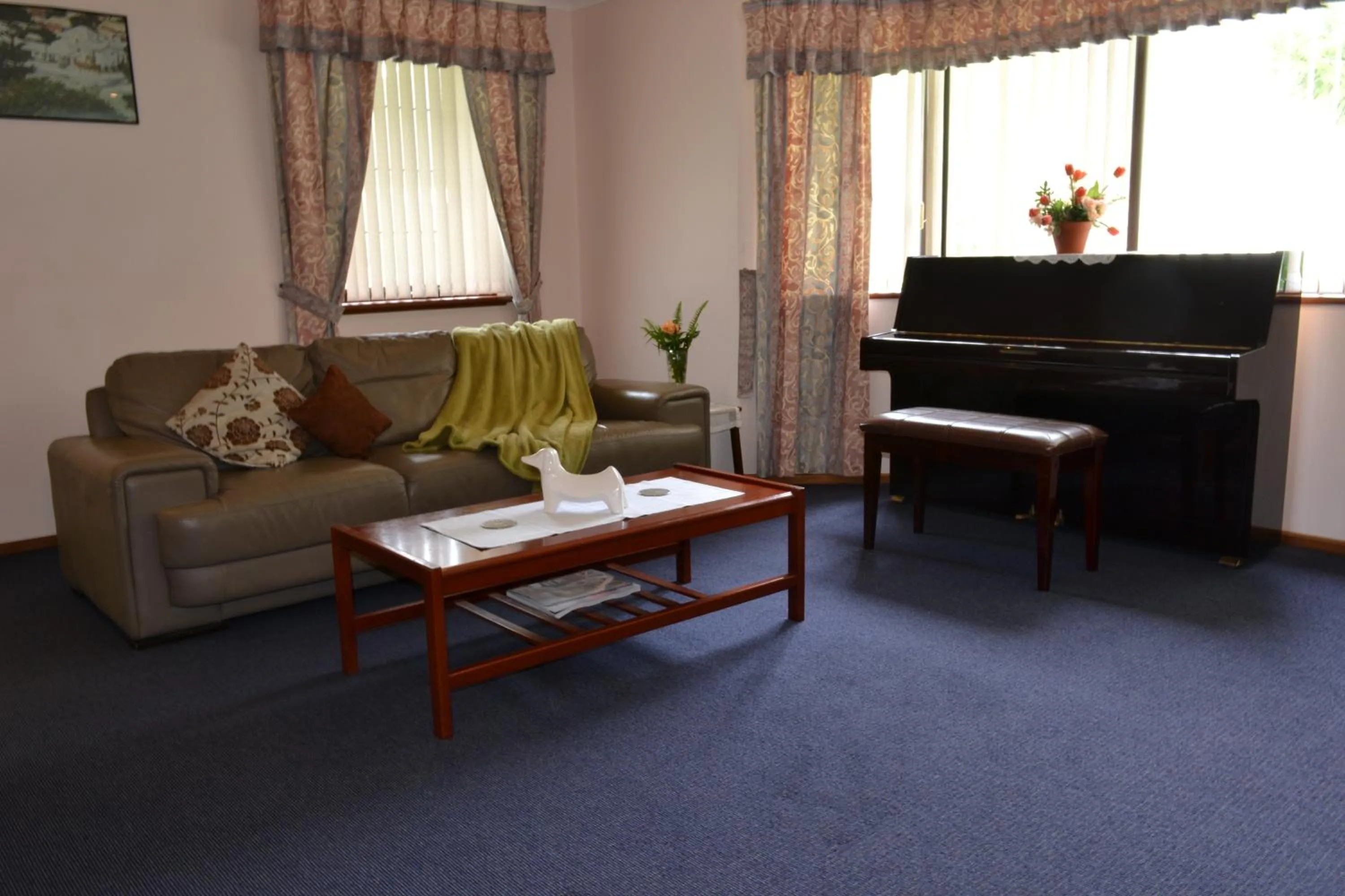 People in Dolphin Lodge Albany - Self Contained Apartments at Middleton Beach