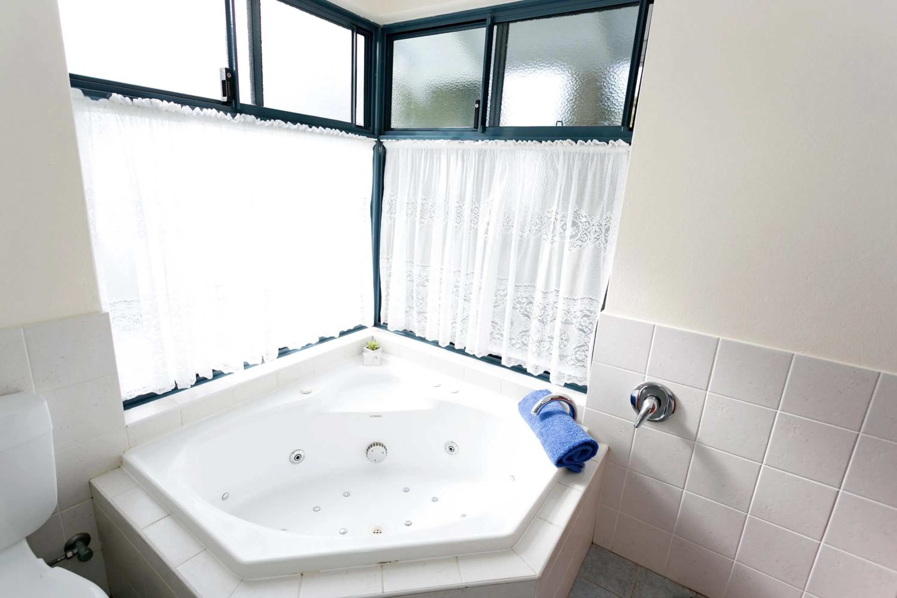 Bathroom in Dolphin Lodge Albany - Self Contained Apartments at Middleton Beach