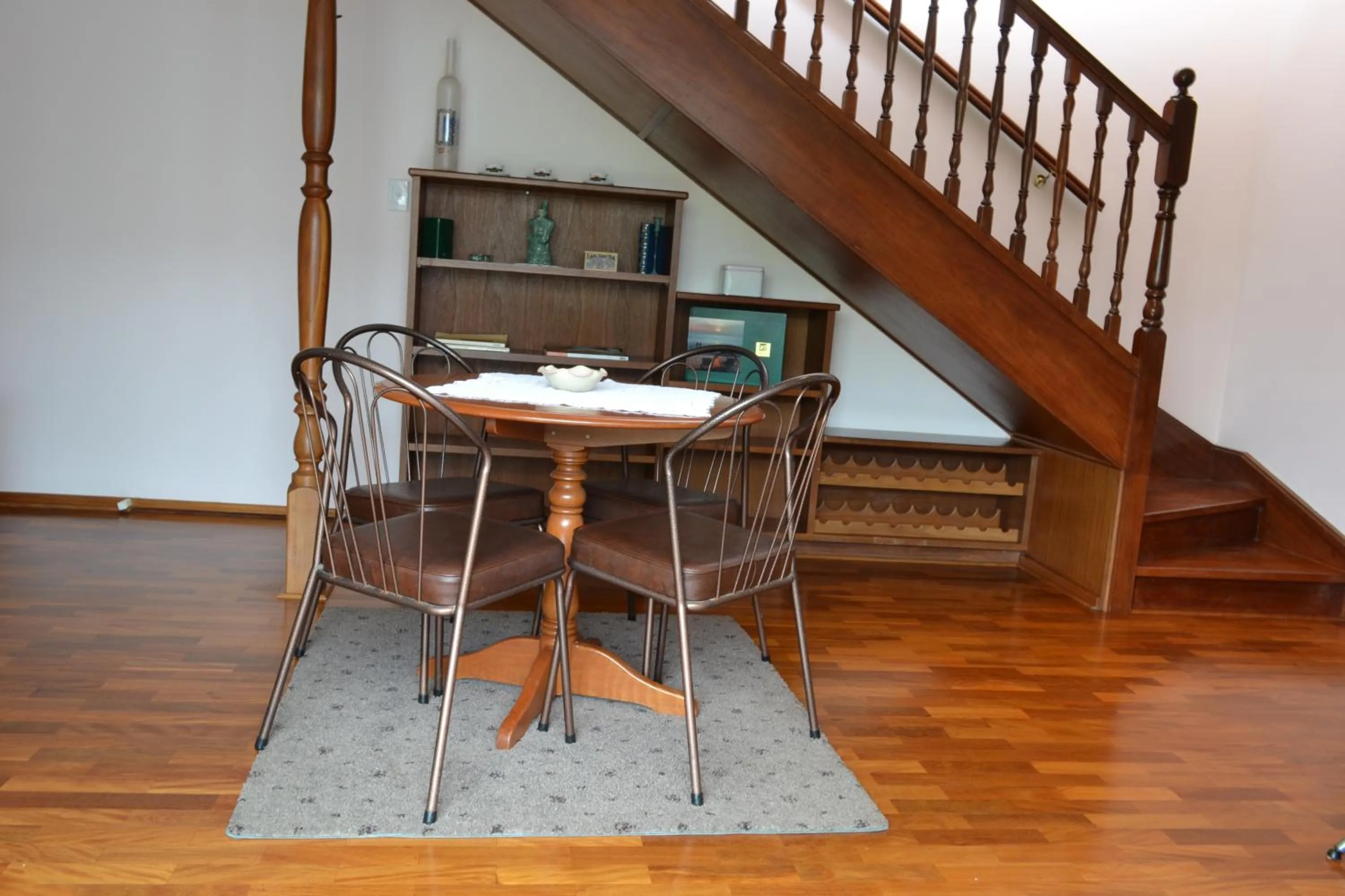 Seating area in Dolphin Lodge Albany - Self Contained Apartments at Middleton Beach