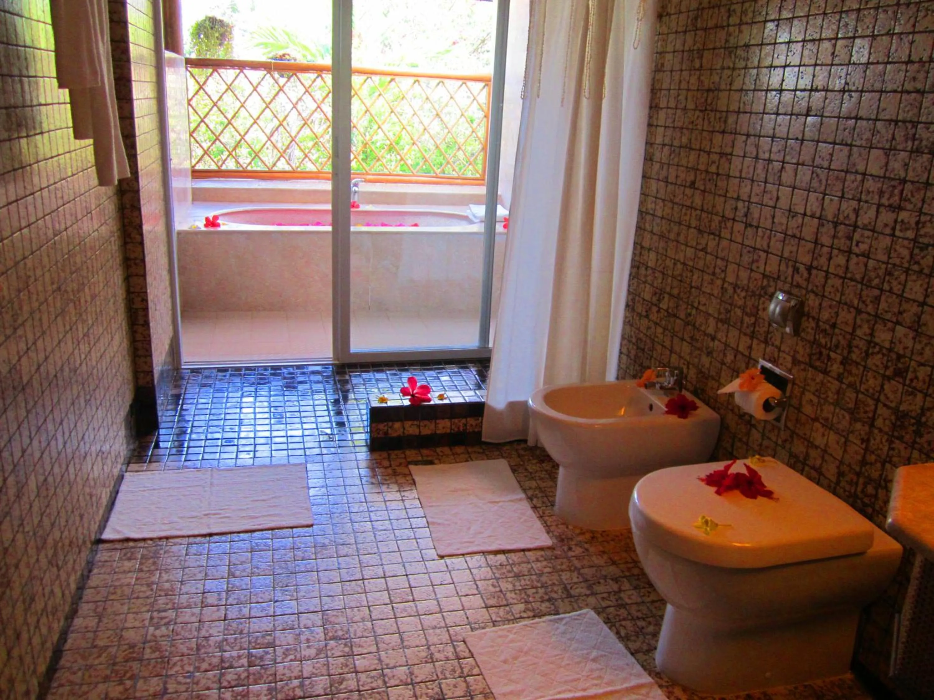 Toilet in Badian Island Wellness Resort