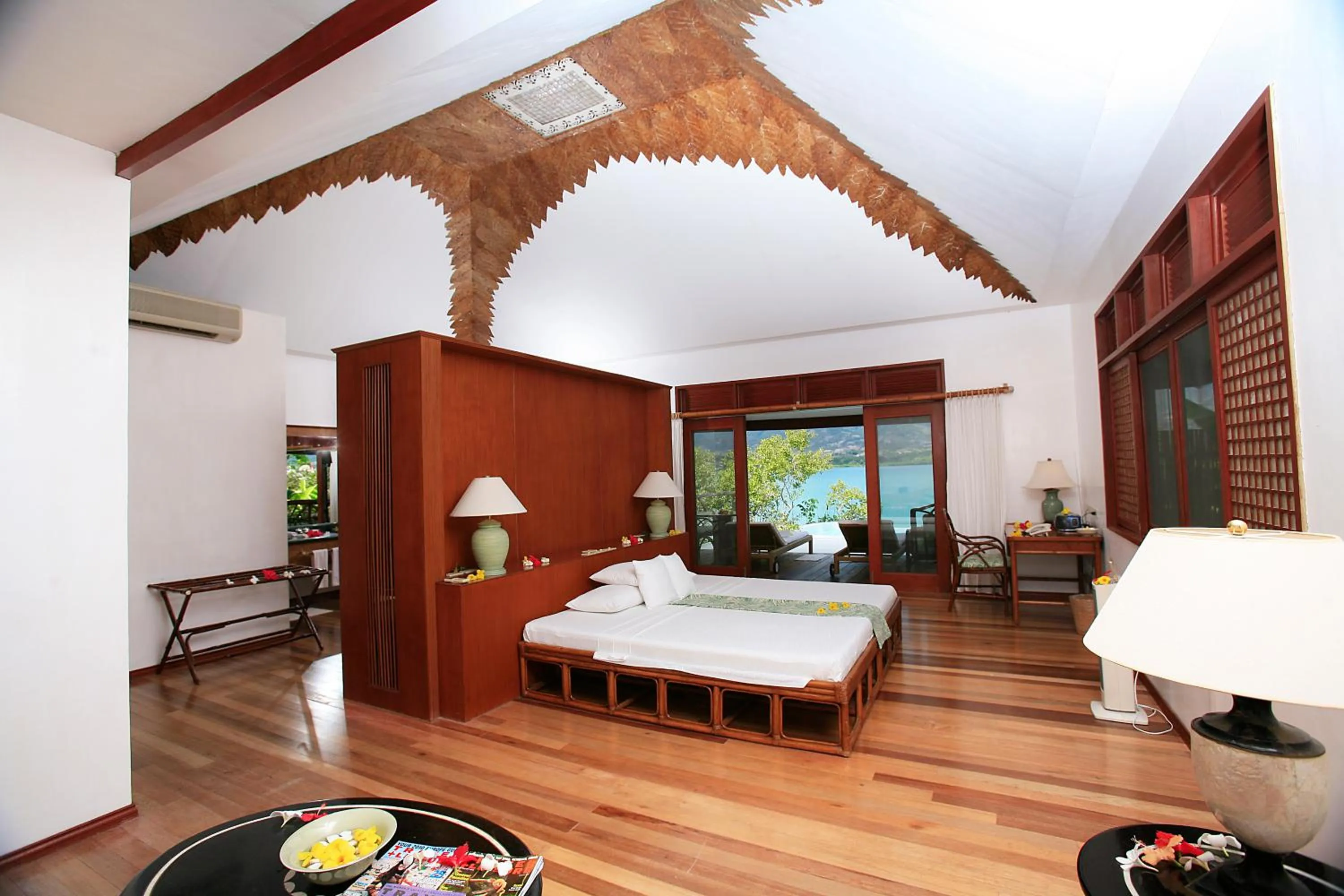 Photo of the whole room, Bed in Badian Island Wellness Resort