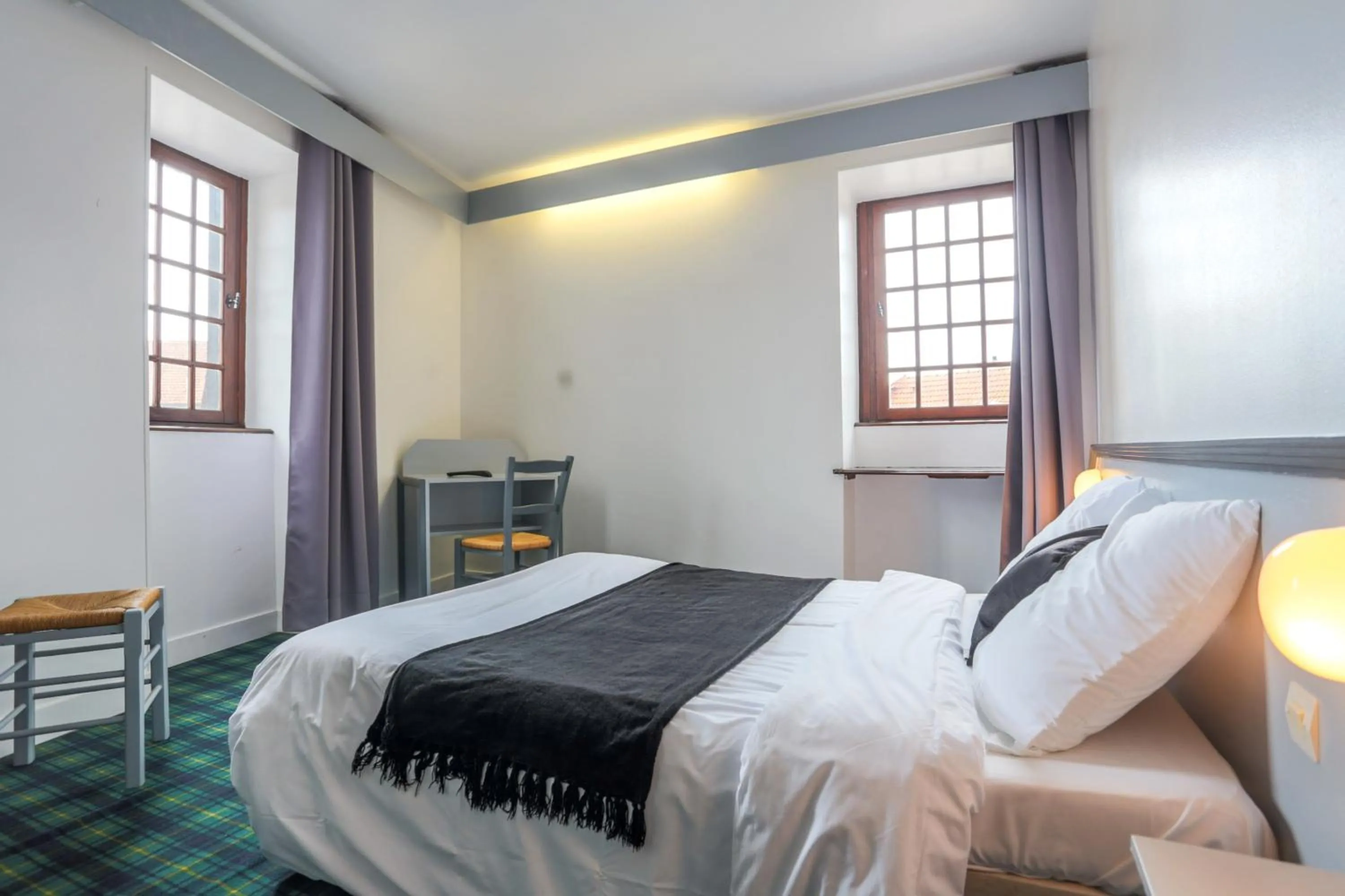 Bedroom, Bed in Hotel du Commerce