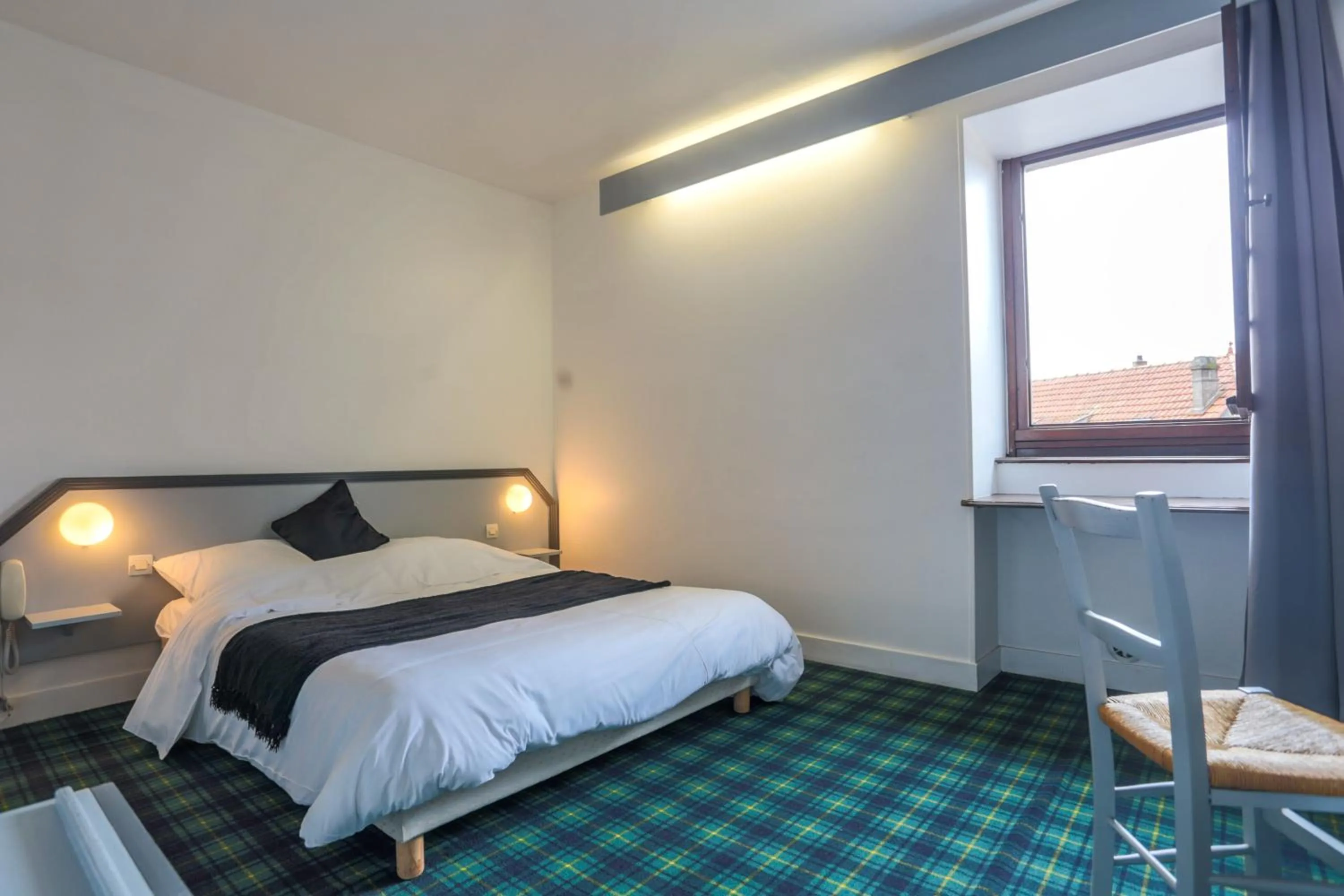 Bedroom, Bed in Hotel du Commerce