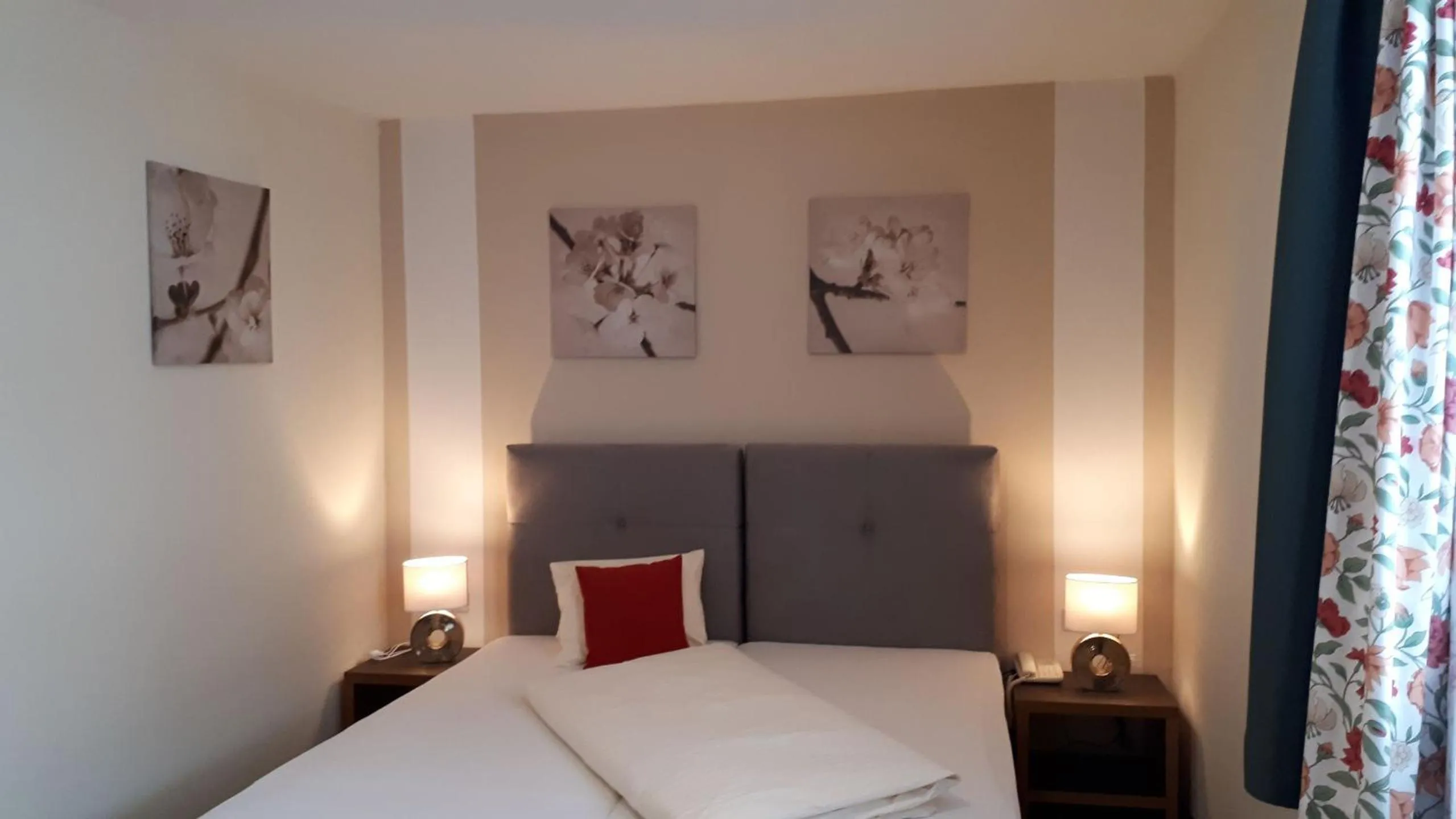 Bedroom in Hotel Bella