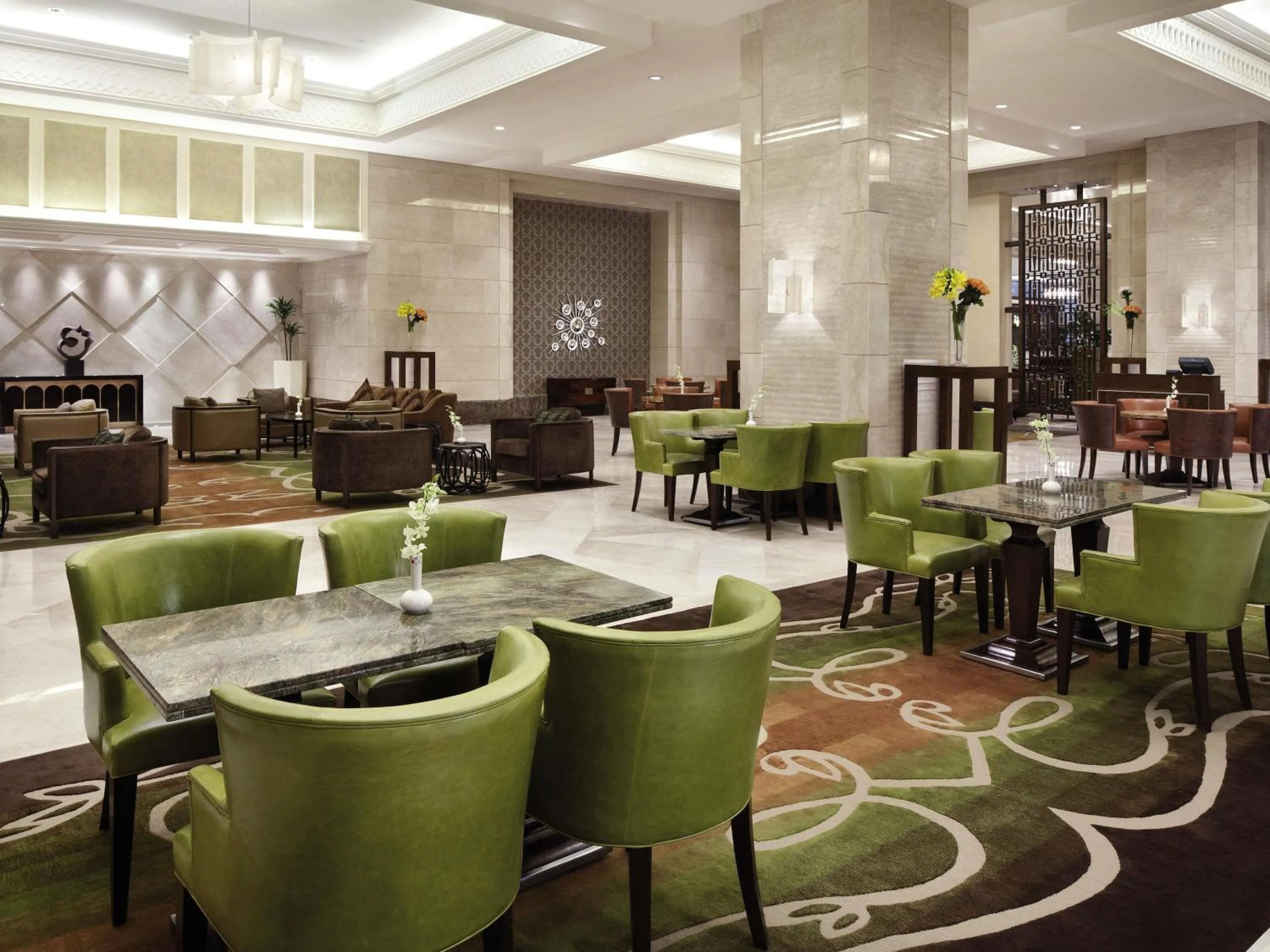 Lounge or bar in Makkah Clock Royal Tower, A Fairmont Hotel