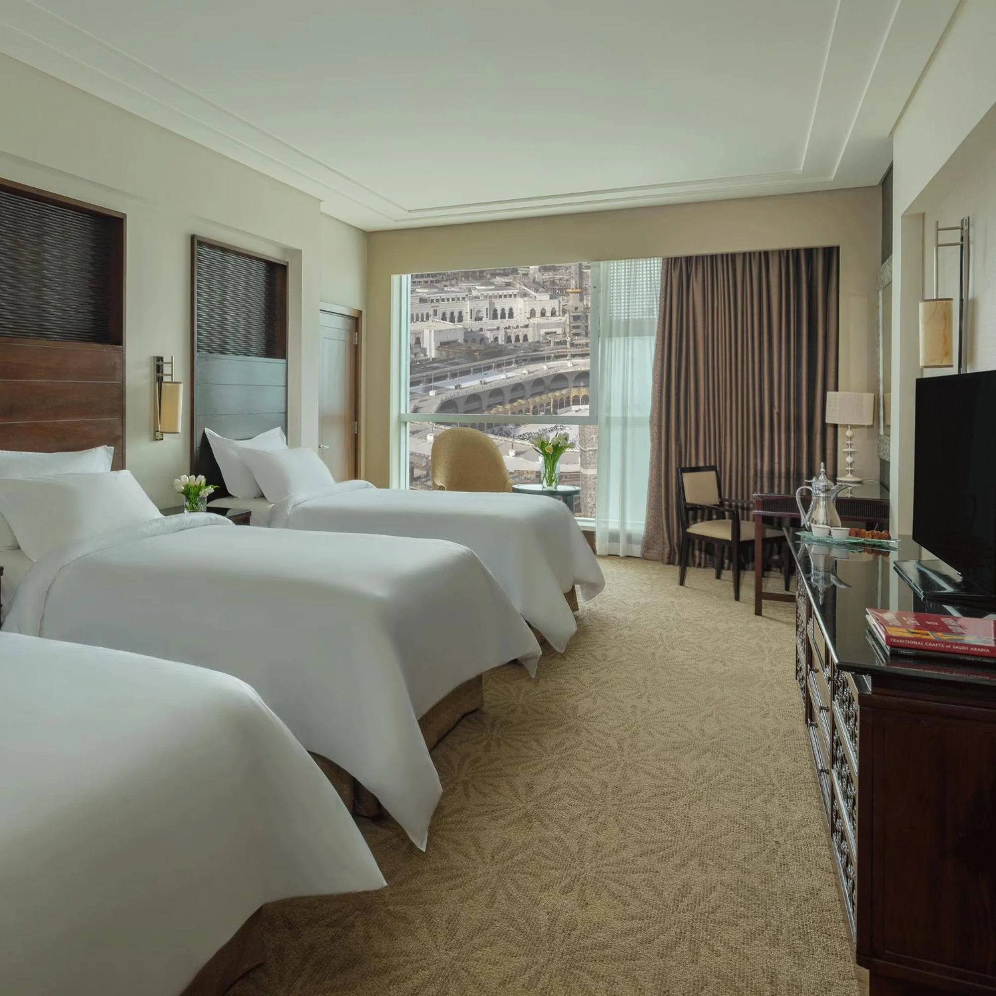 Bed in Makkah Clock Royal Tower, A Fairmont Hotel