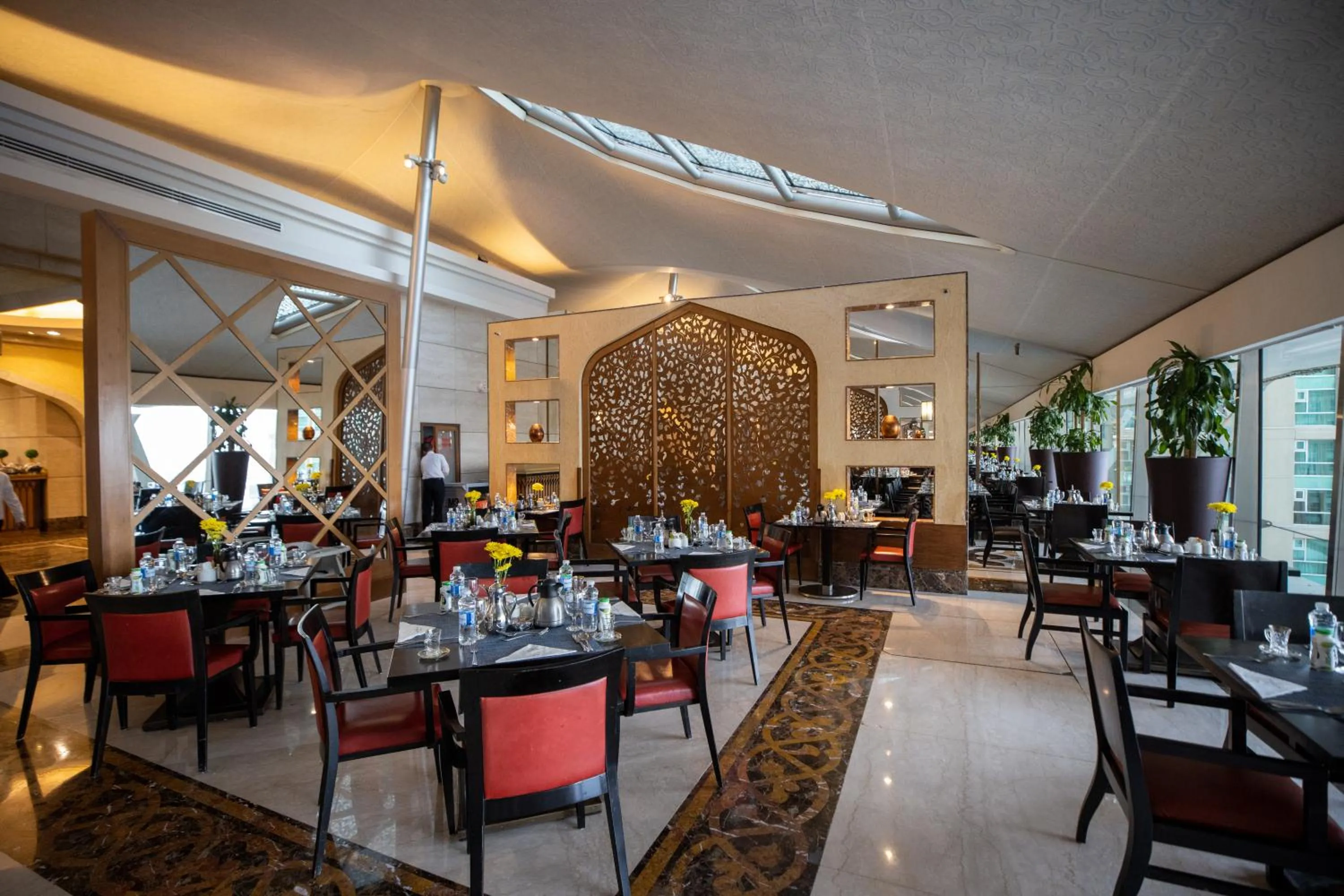 Restaurant/places to eat in Makkah Clock Royal Tower, A Fairmont Hotel