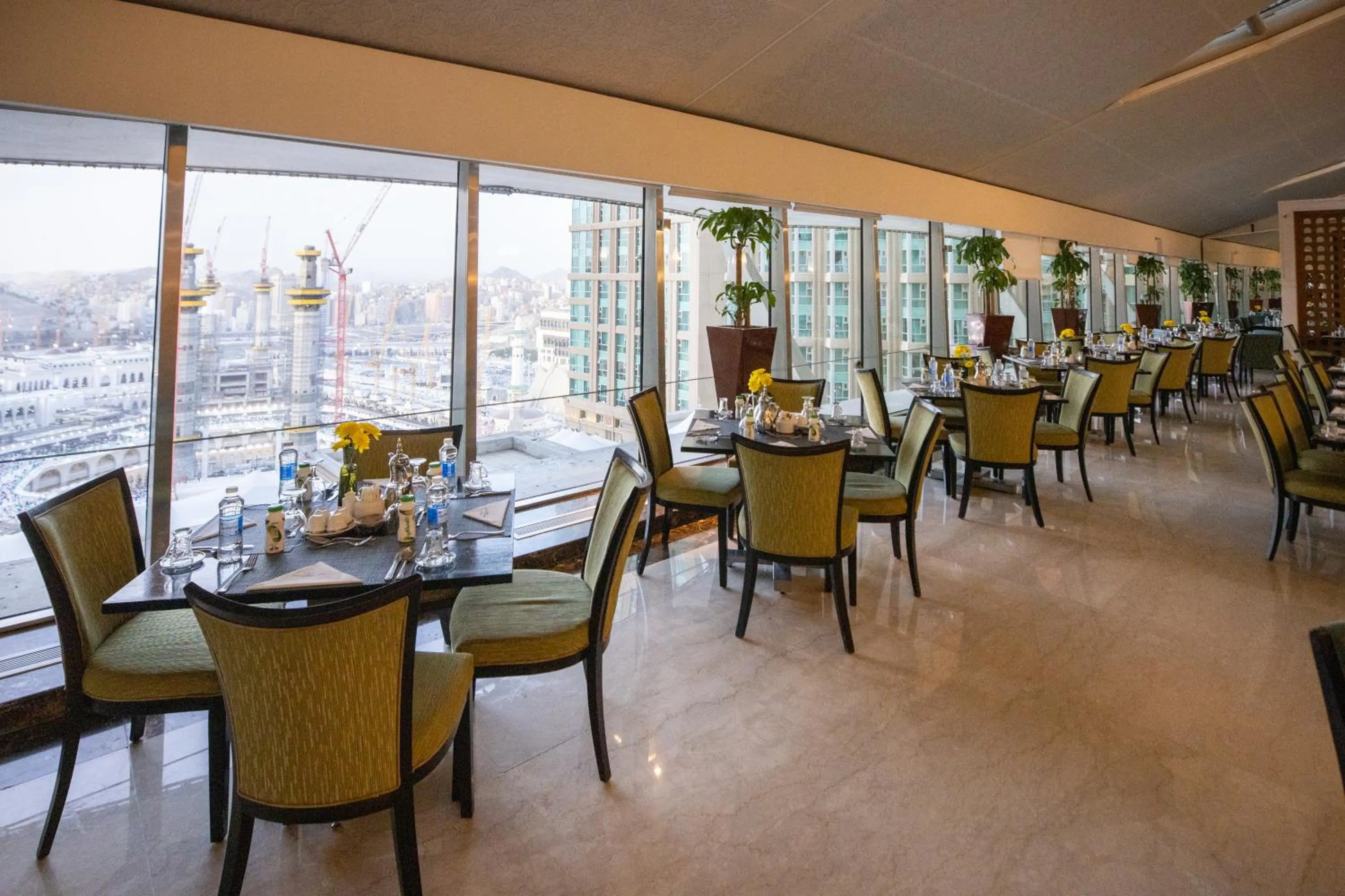 Restaurant/places to eat in Makkah Clock Royal Tower, A Fairmont Hotel